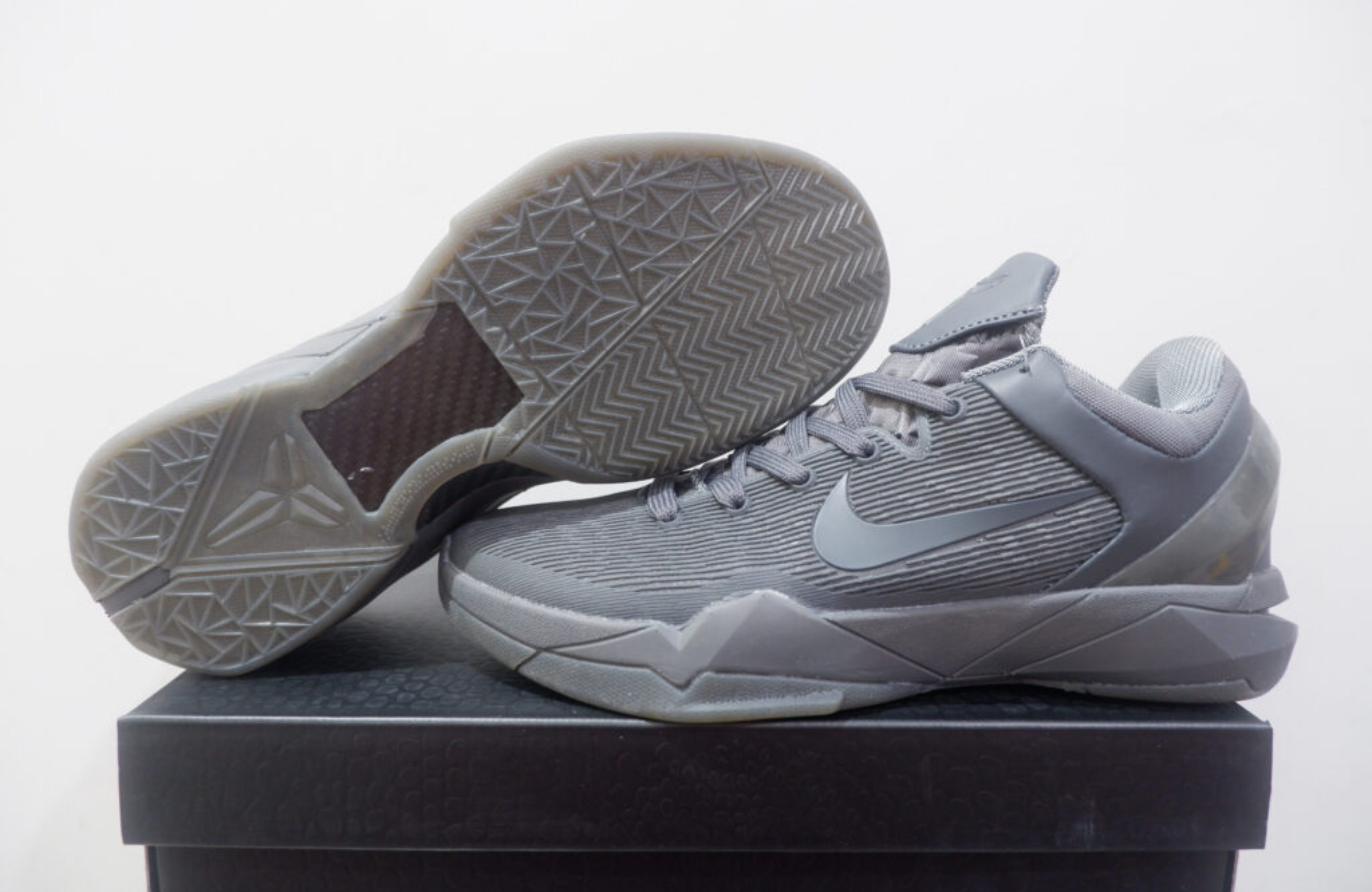 NIKE KOBE 7 PROTRO LOW FADE TO BLACK