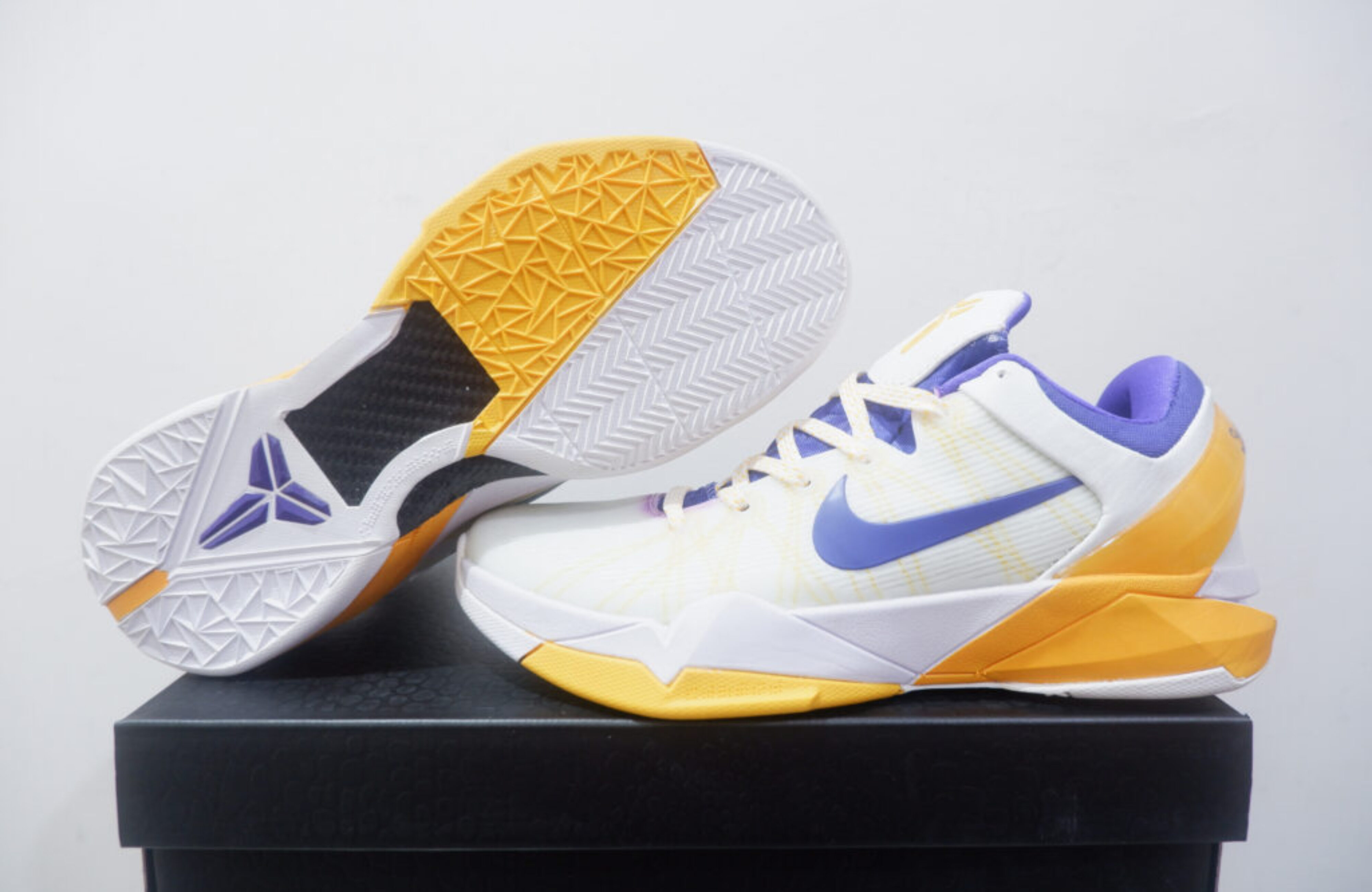NIKE KOBE 7 PROTRO LOW LAKERS HOME