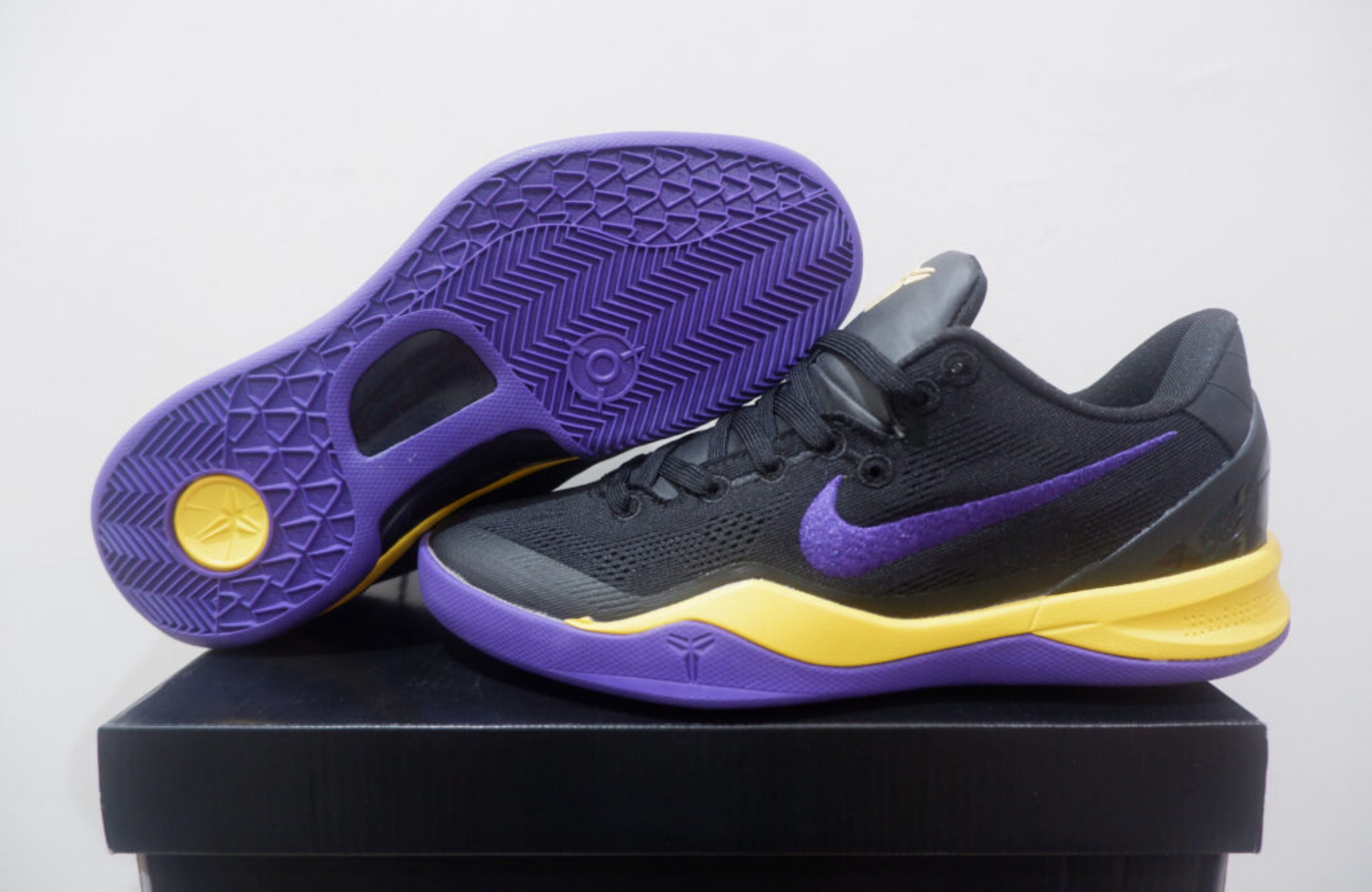 NIKE KOBE 8 PROTRO LOW LAKERS AWAY