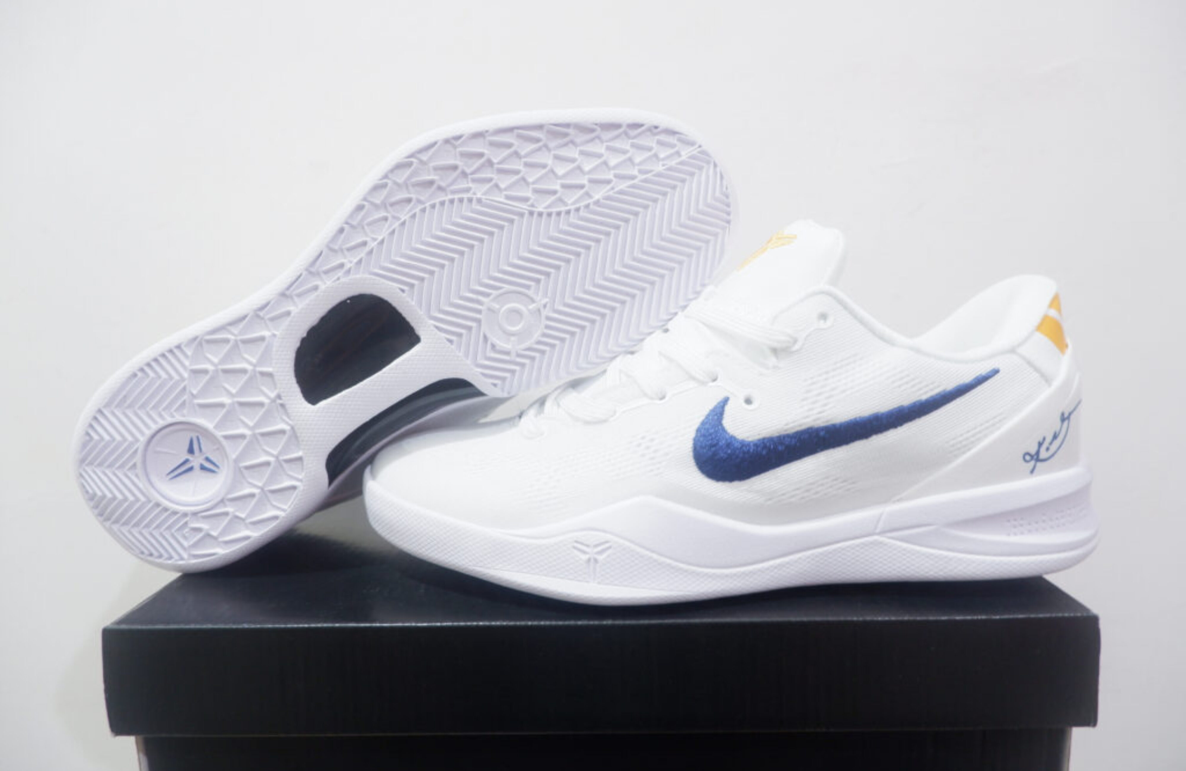 NIKE KOBE 8 PROTRO LOW LAKERS HOME