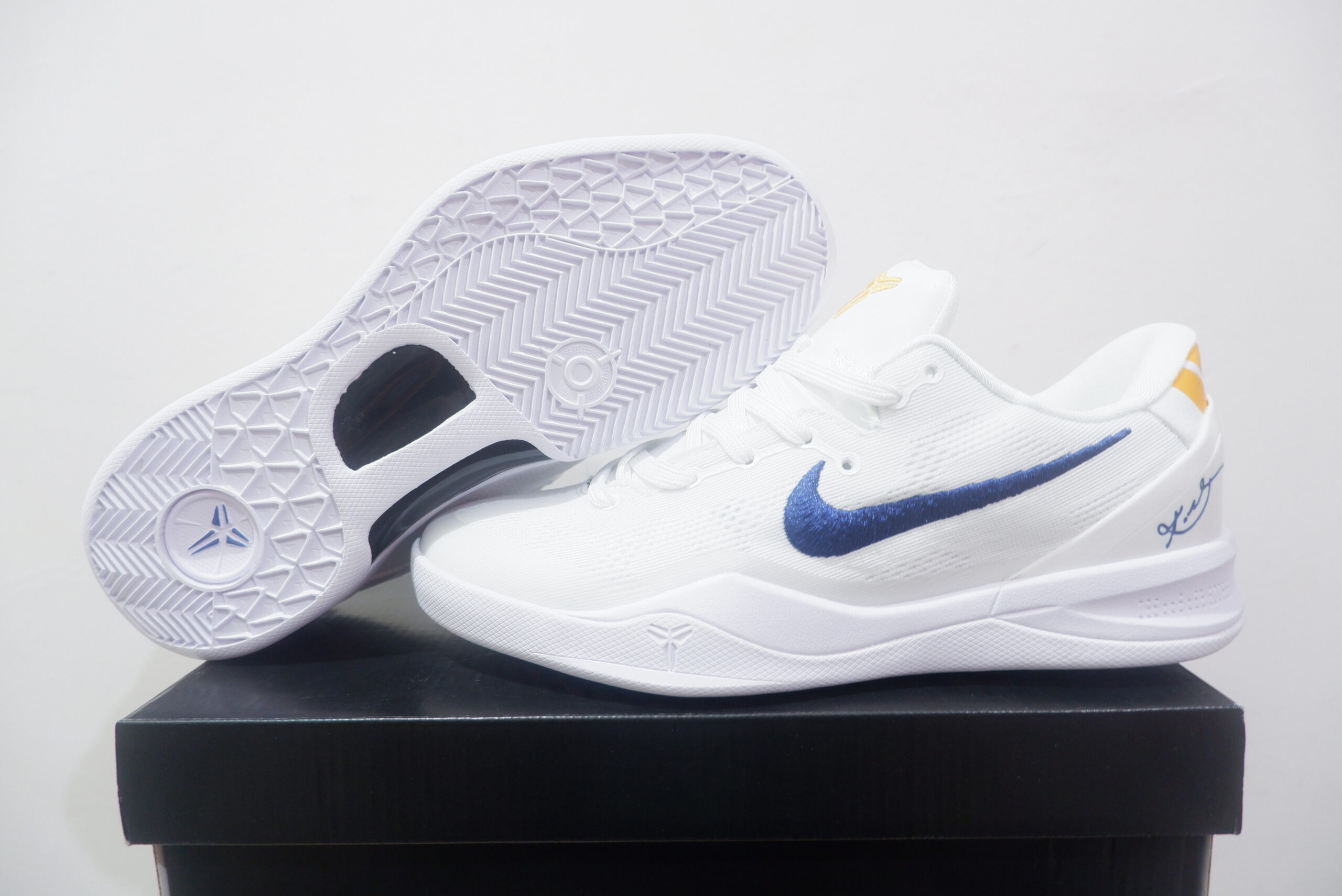 NIKE KOBE 8 PROTRO LOW LAKERS HOME