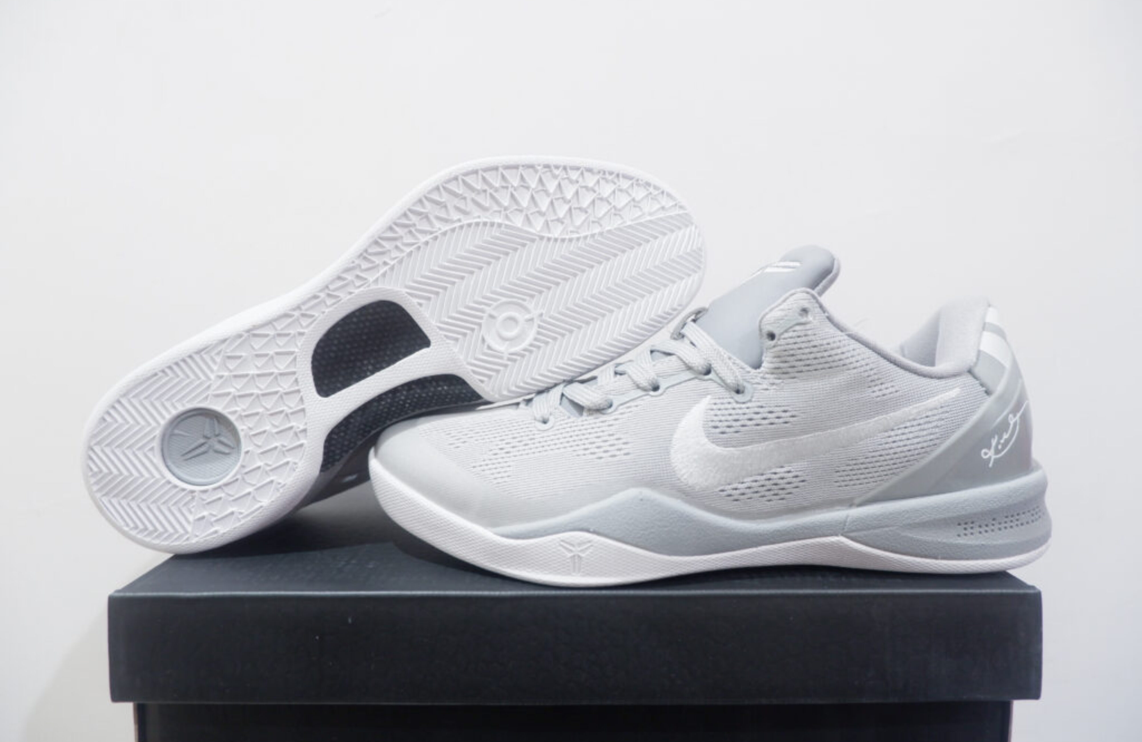 NIKE KOBE 8 PROTRO LOW TB WOLF GREY