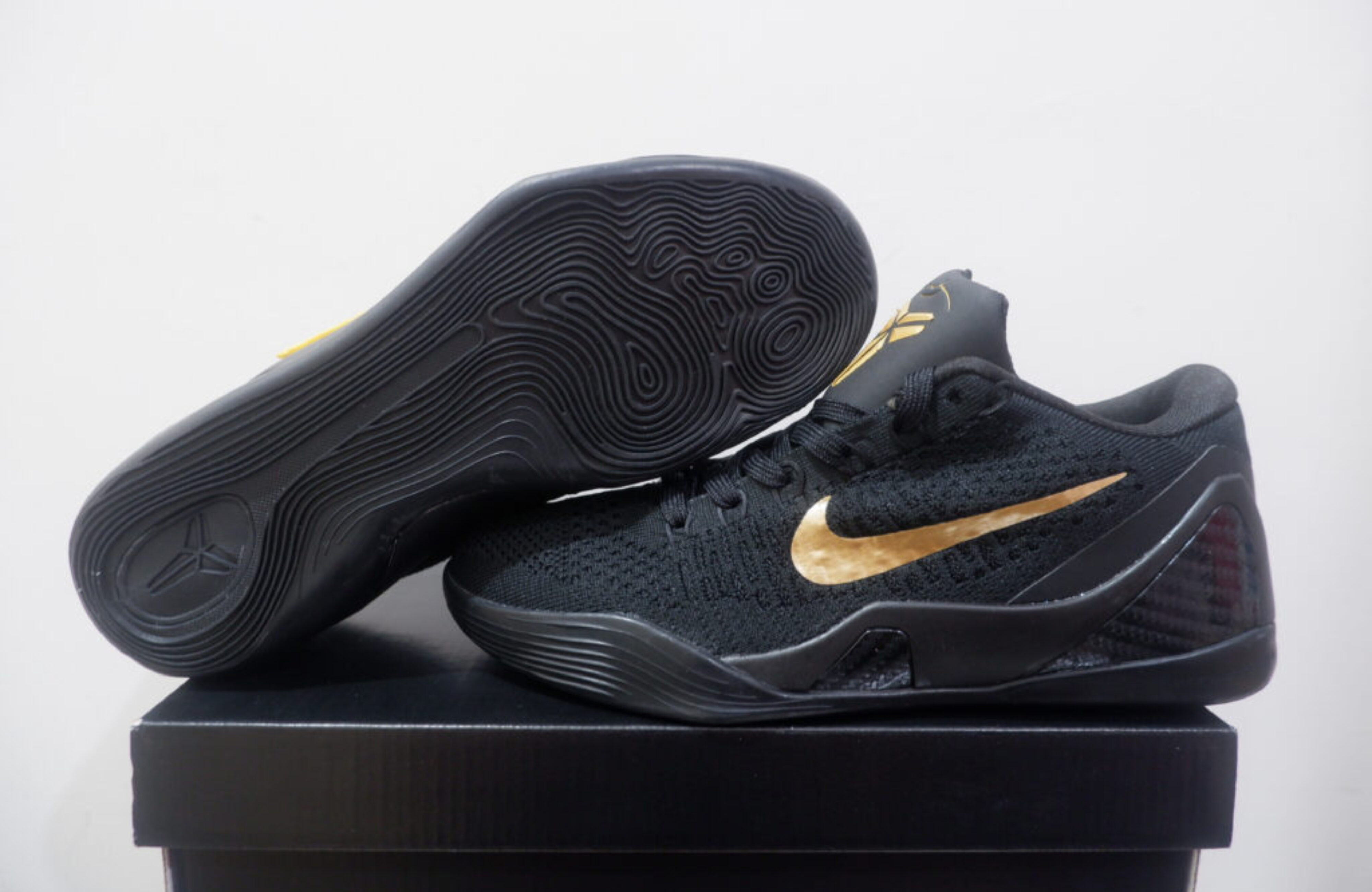 NIKE KOBE 9 ELITE PROTRO LOW BLACK GOLD