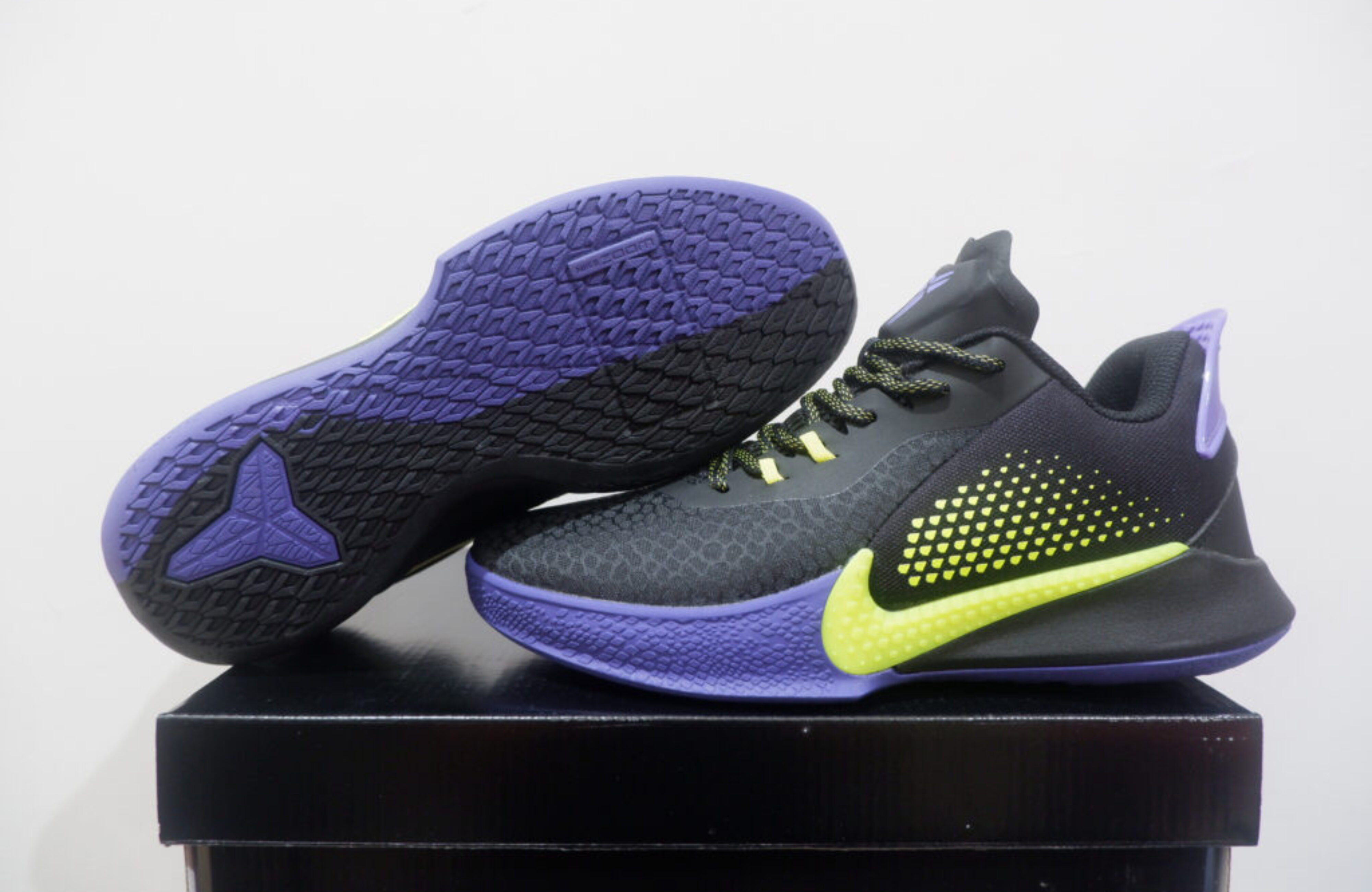 NIKE KOBE MAMBA FURY LOW BLACK PURPLE