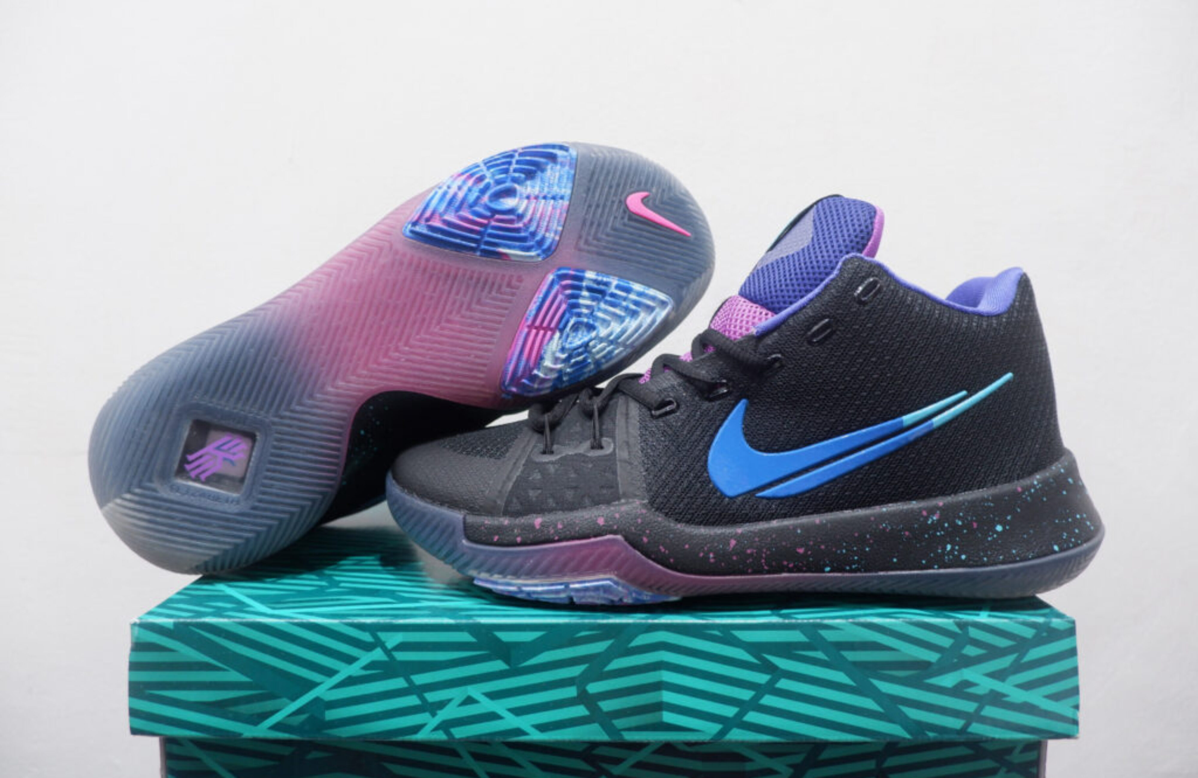 NIKE KYRIE 3 HIGH FLIP THE SWITCH