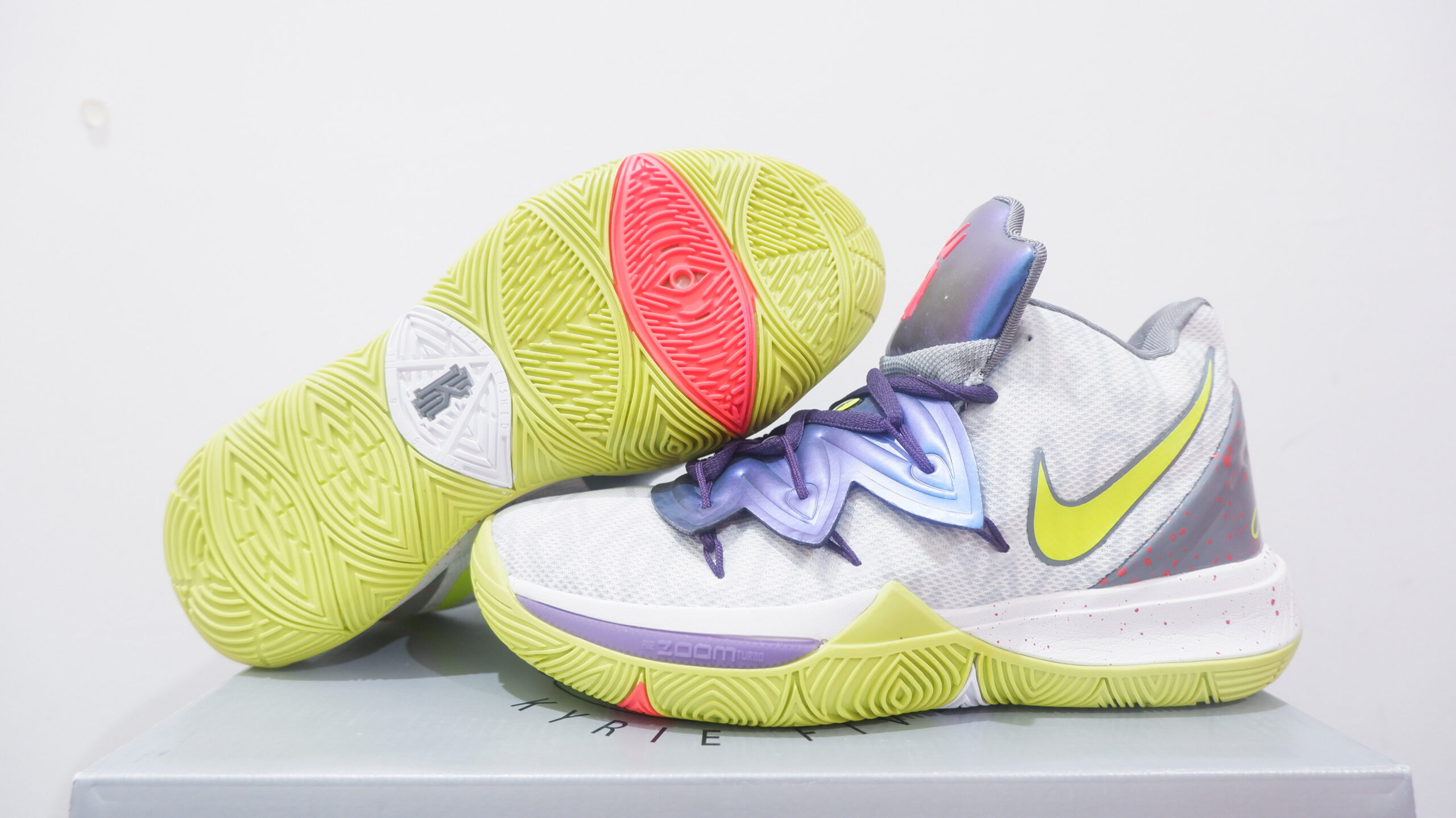 NIKE KYRIE 5 HIGH MAMBA MENTALITY SIZE 36-39