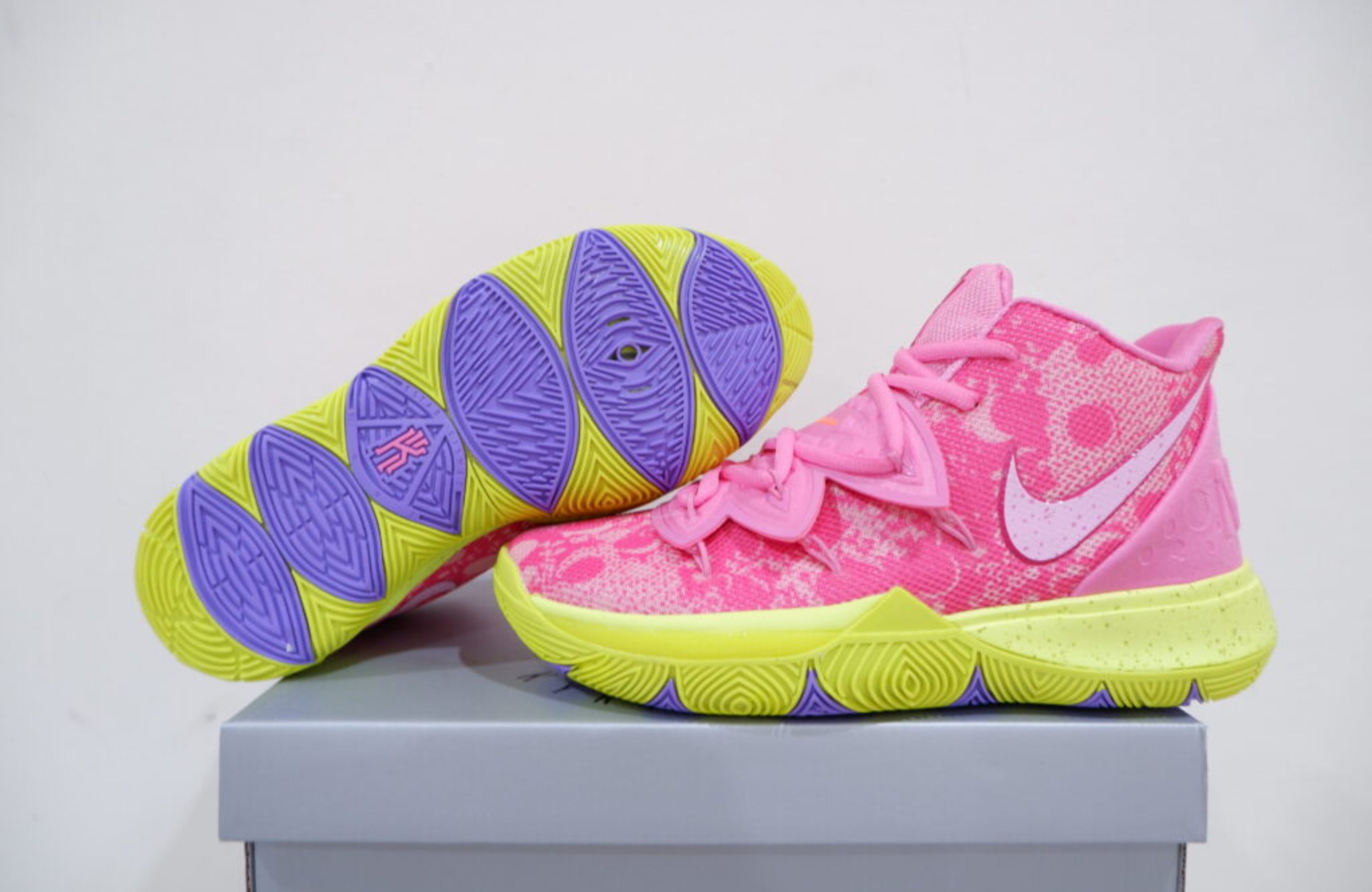 NIKE KYRIE 5 HIGH PATRICK STAR SIZE 36-39