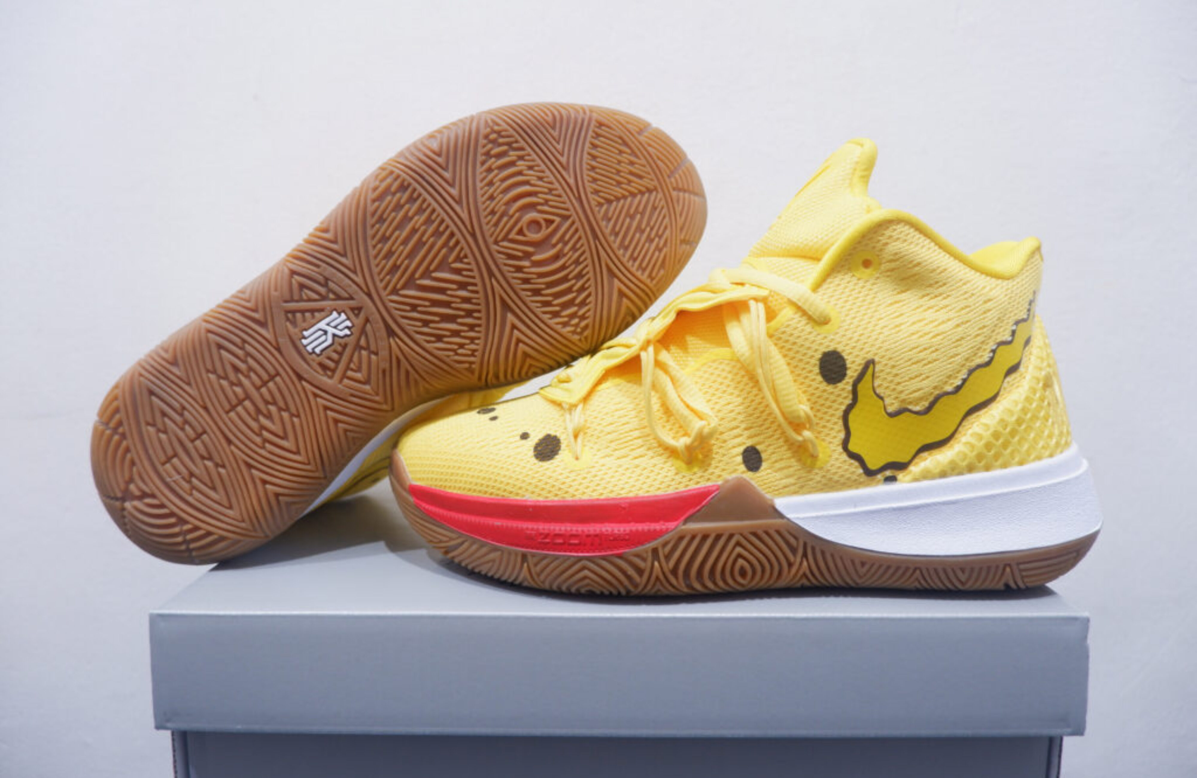 NIKE KYRIE 5 HIGH SPONGEBOB SQUAREPANTS SIZE 36-39