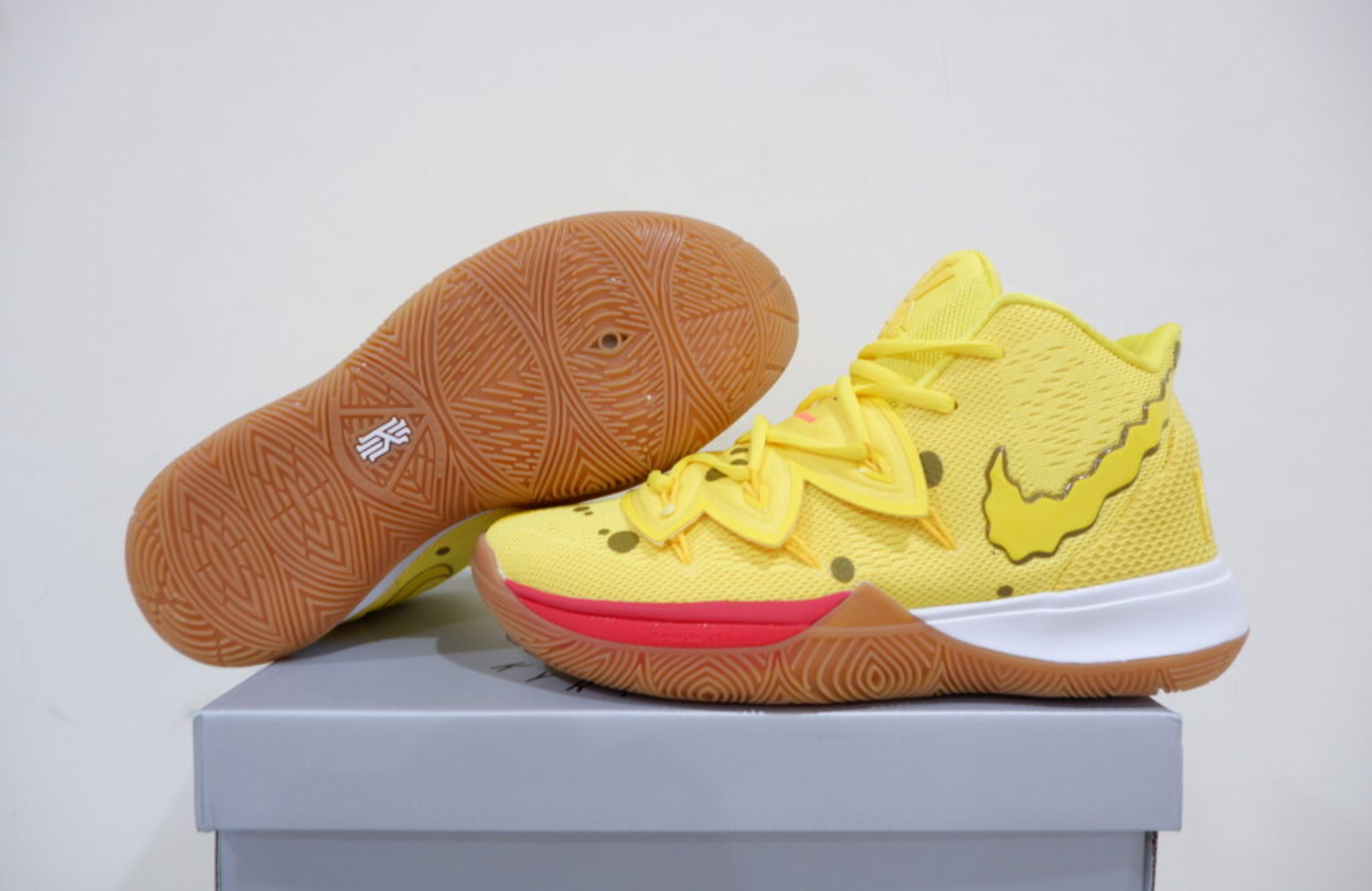 NIKE KYRIE 5 HIGH SPONGEBOB SQUAREPANTS