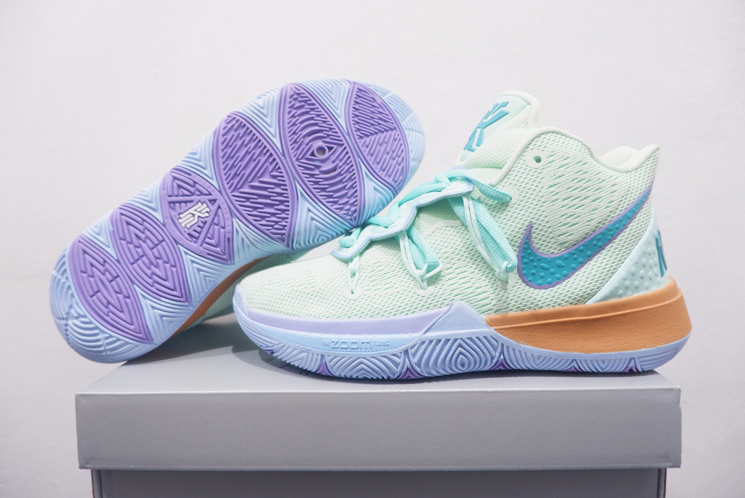 NIKE KYRIE 5 HIGH SQUIDWARD TENTACLES SIZE 36-39