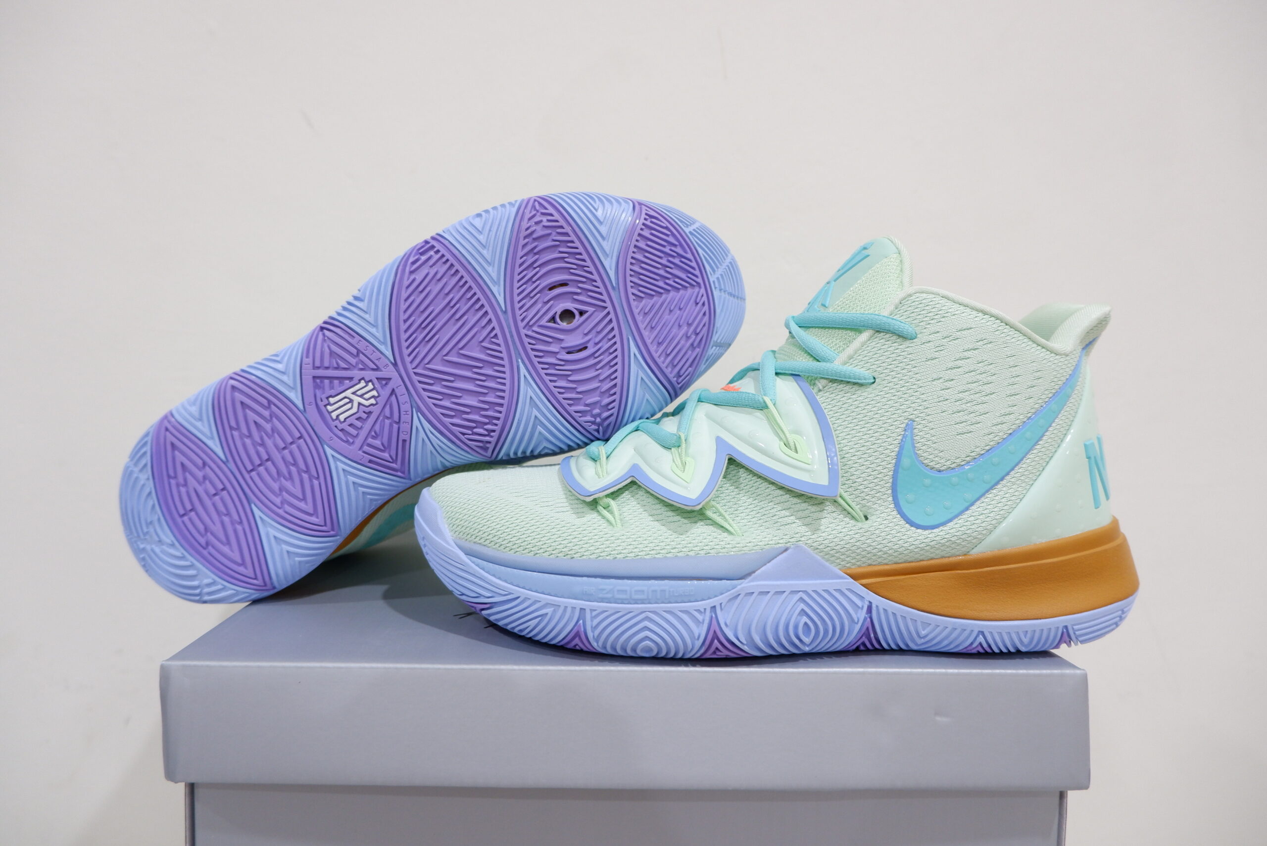 NIKE KYRIE 5 HIGH SQUIDWARD TENTACLES