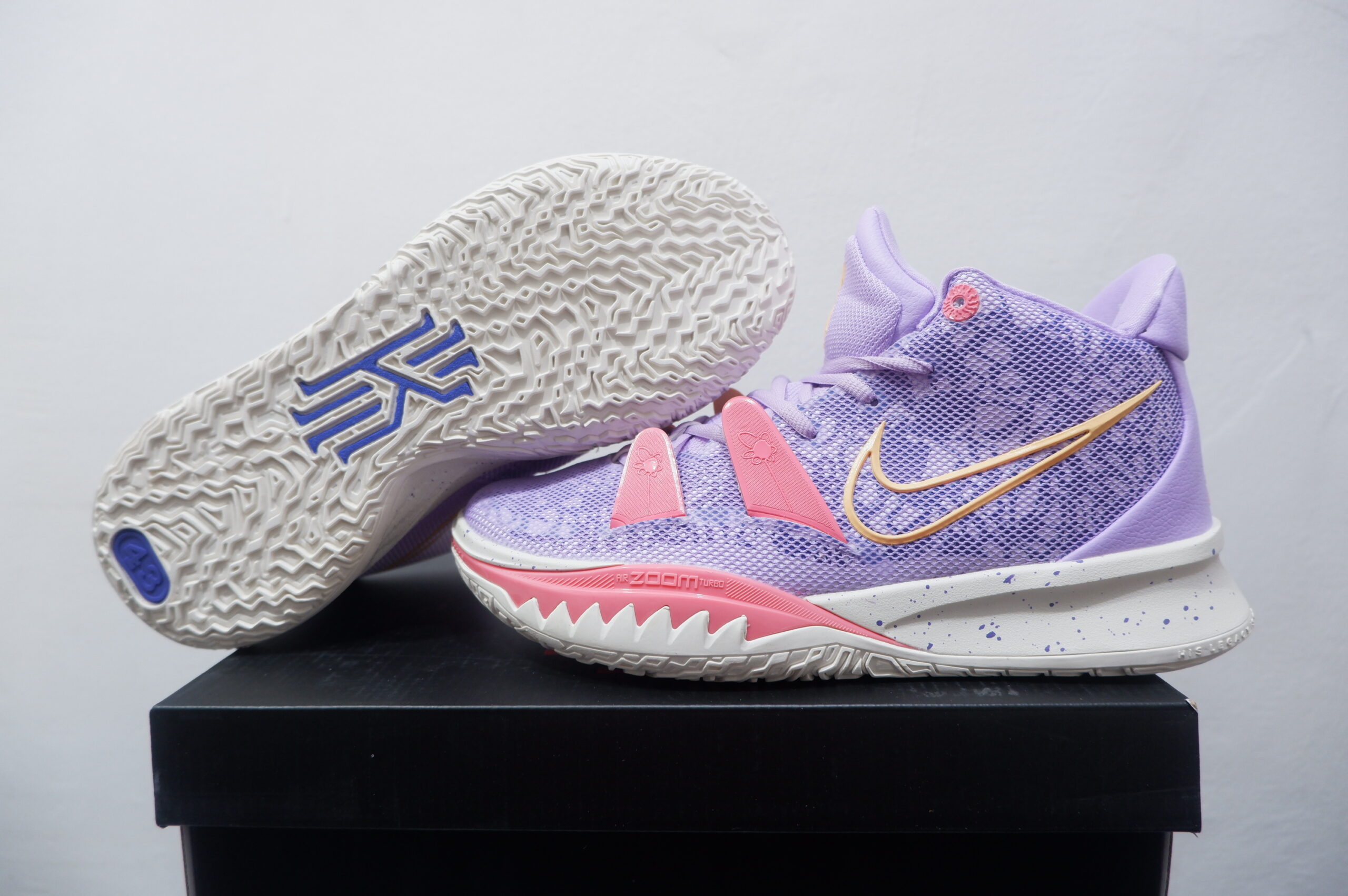 NIKE KYRIE 7 HIGH DAUGHTERS AZURIE SIZE 36-39