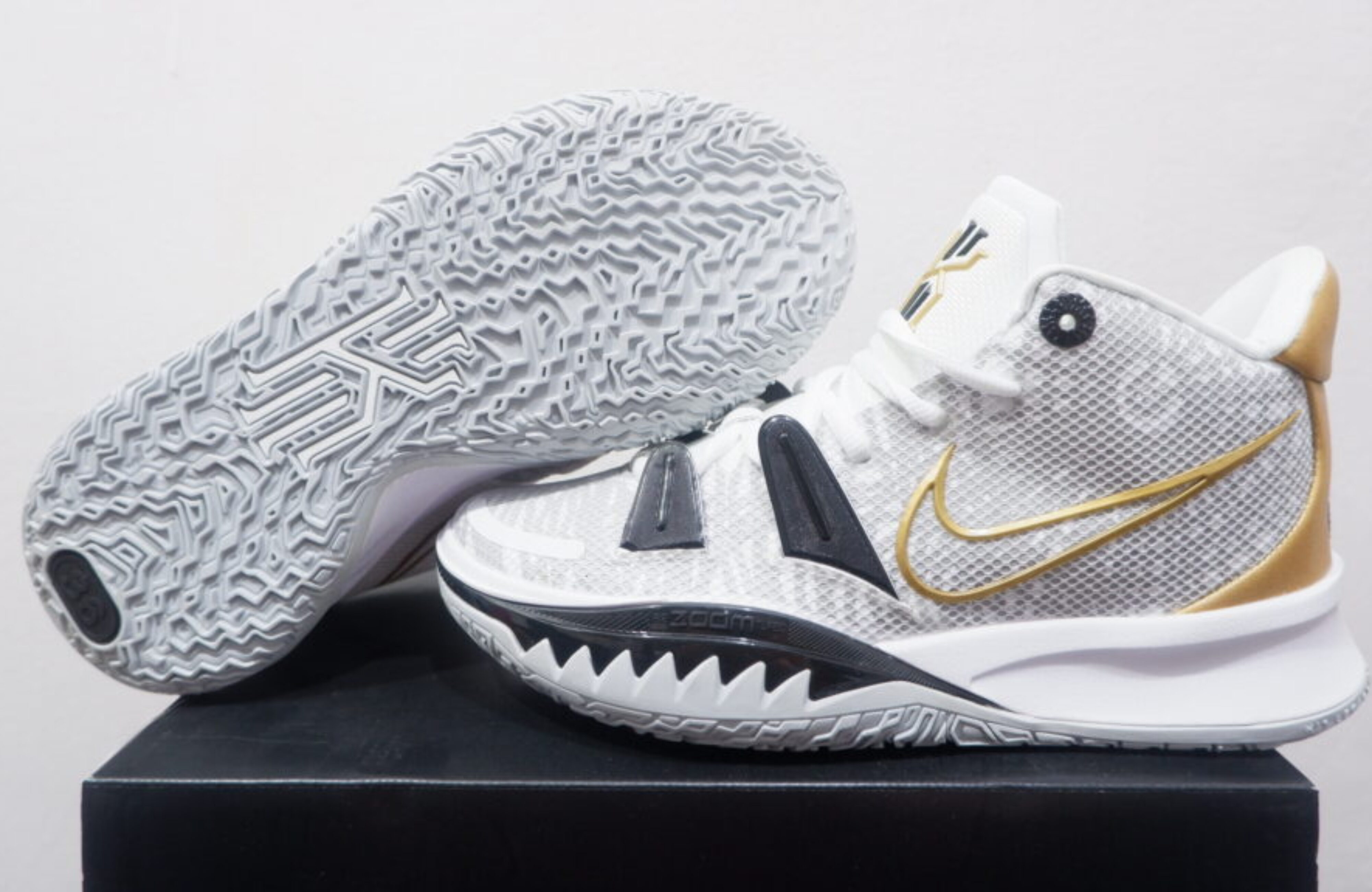 NIKE KYRIE 7 HIGH METALLIC GOLD