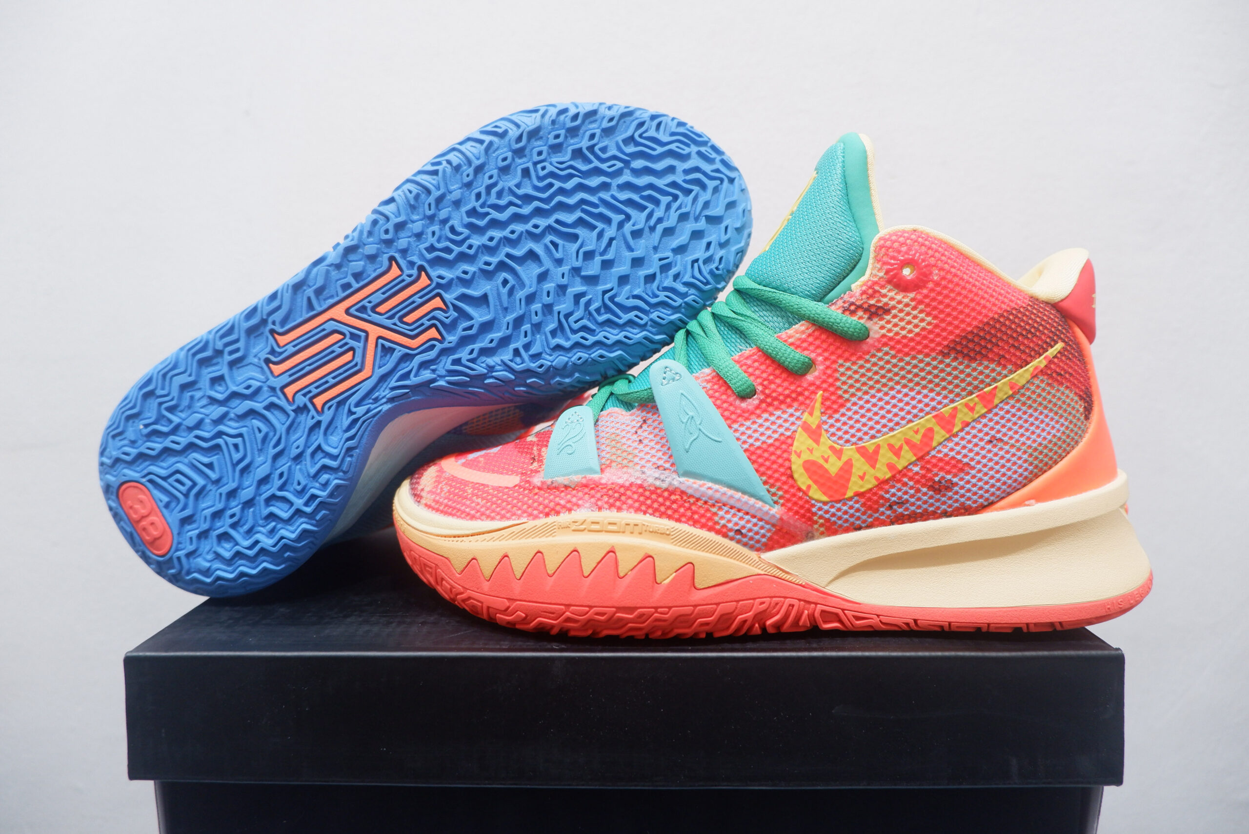 NIKE KYRIE 7 HIGH MOTHER NATURE FIRE & ICE SIZE 36-39
