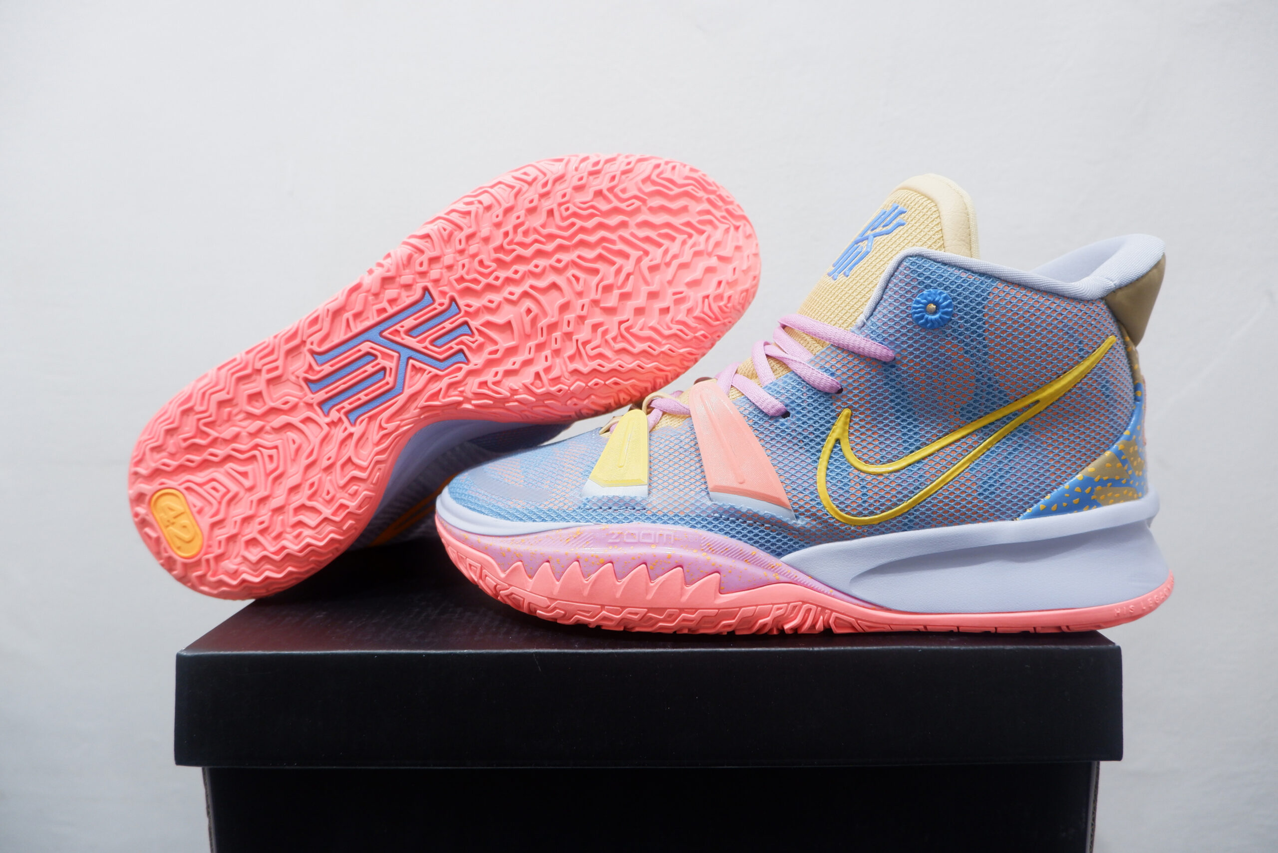 NIKE KYRIE 7 HIGH PRE HEAT EXPRESSIONS SIZE 36-39