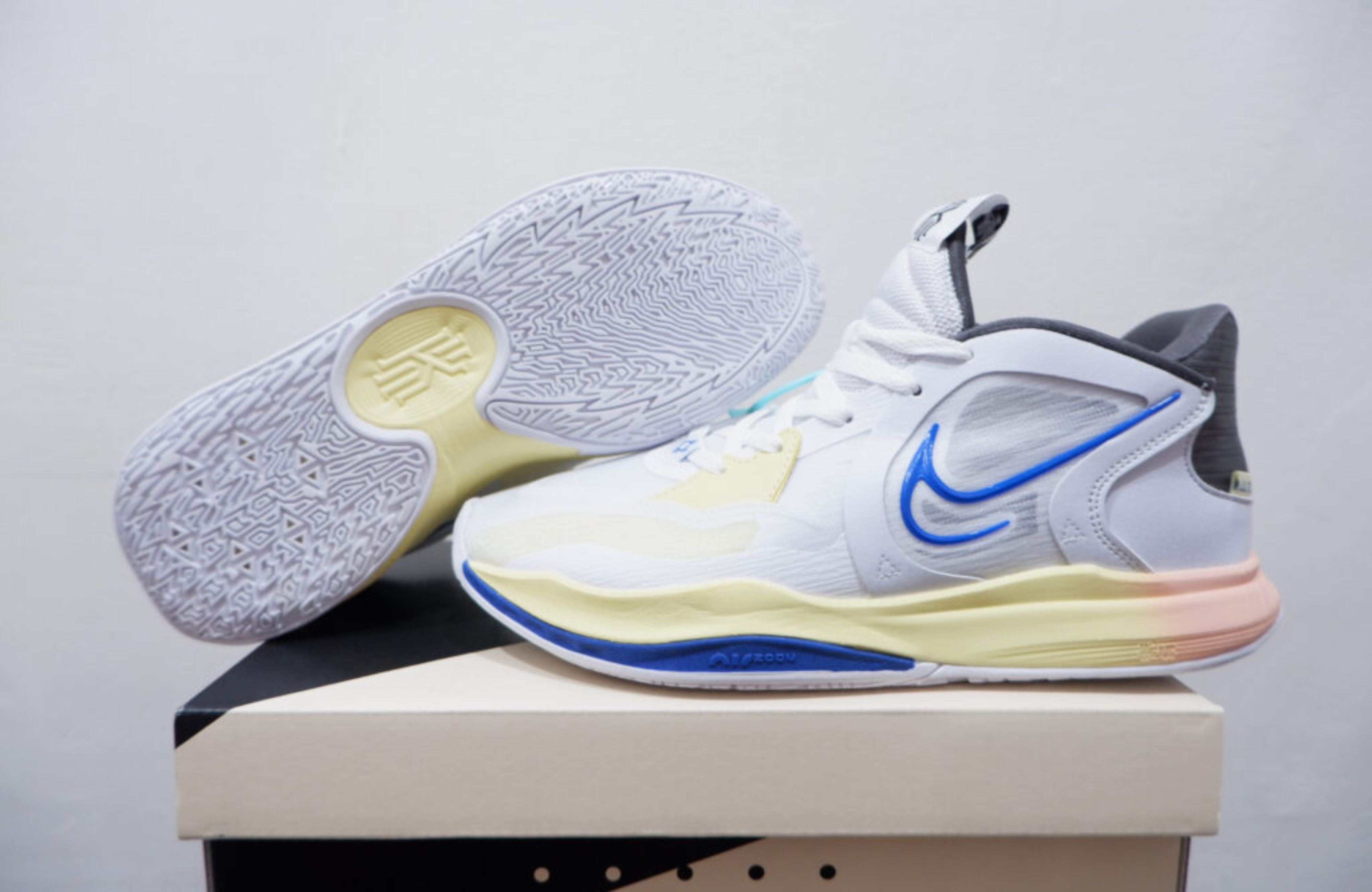 NIKE KYRIE LOW 5 LOW BUTTERFLY EFFECT