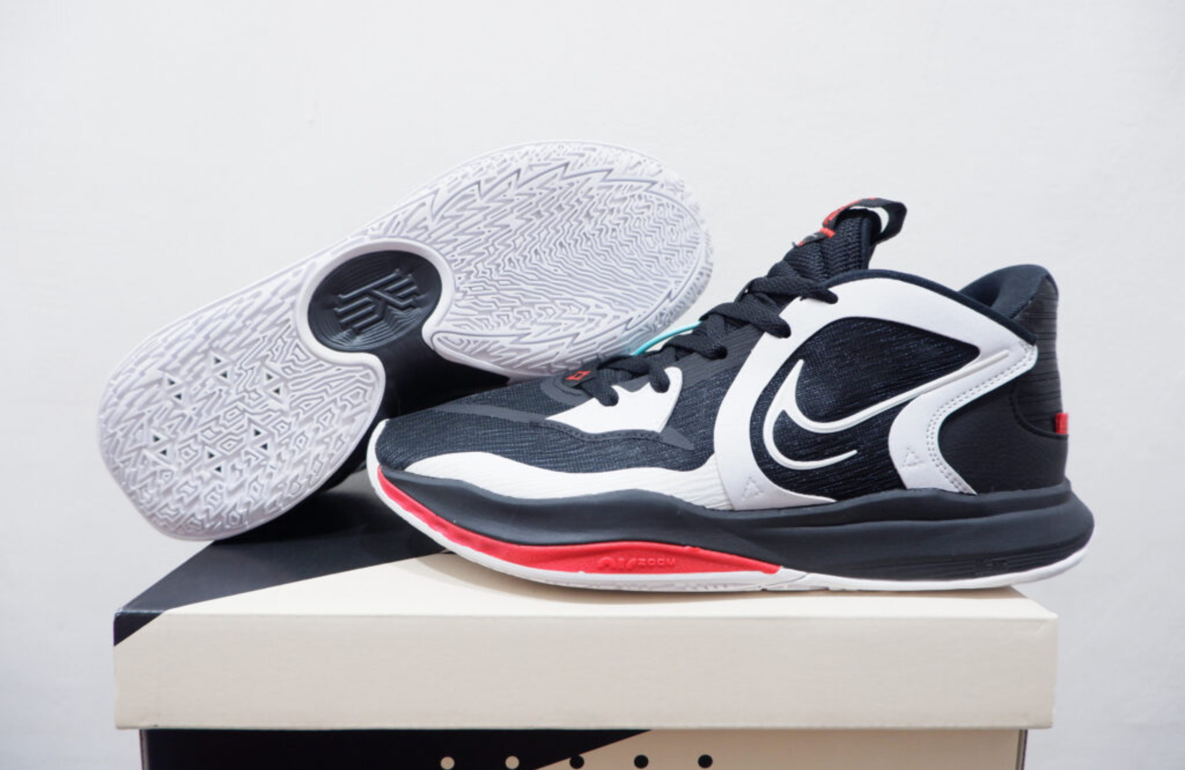 NIKE KYRIE LOW 5 LOW DOMINOES