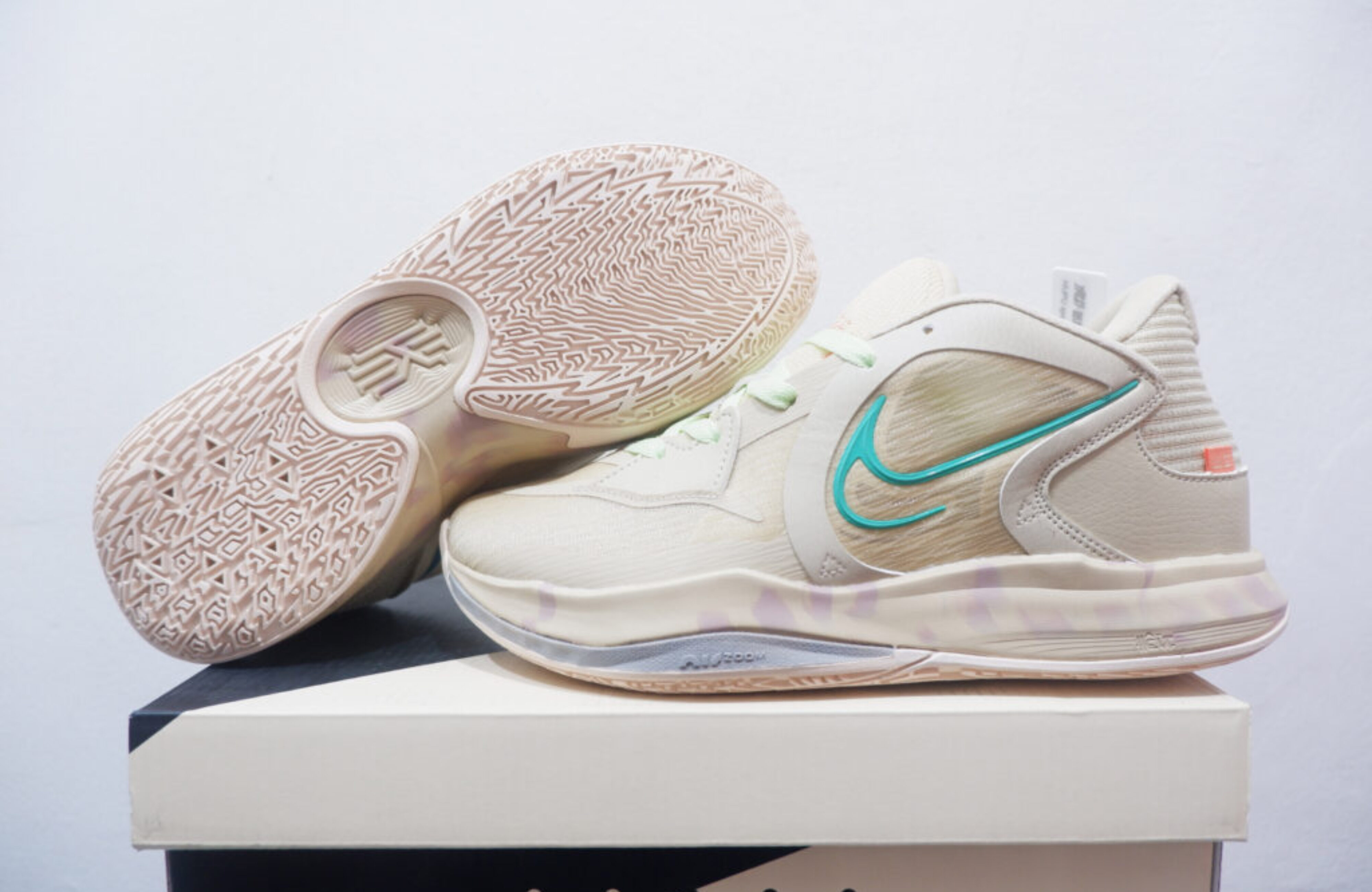 NIKE KYRIE LOW 5 N7