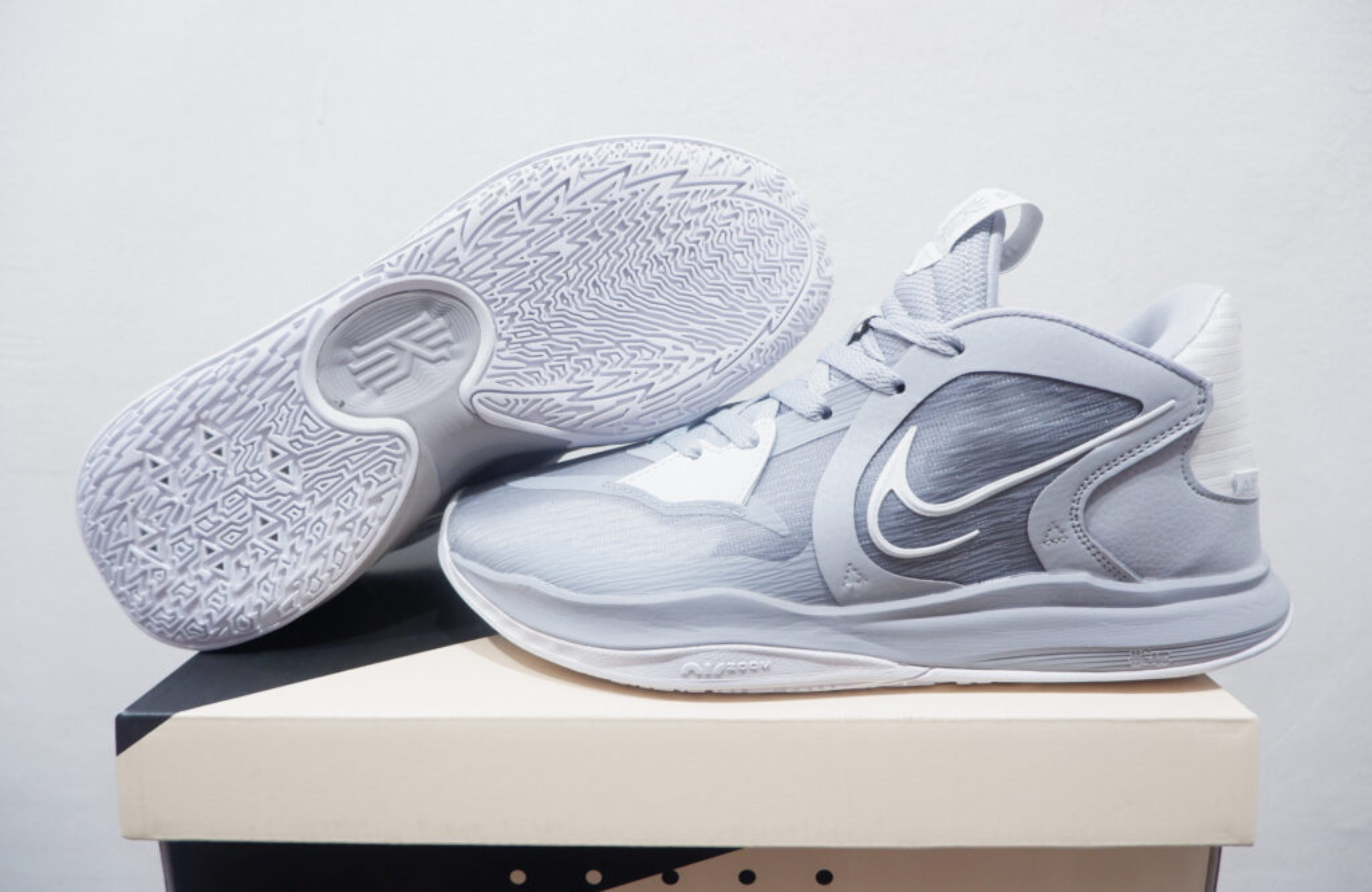NIKE KYRIE LOW 5 TB WOLF GREY