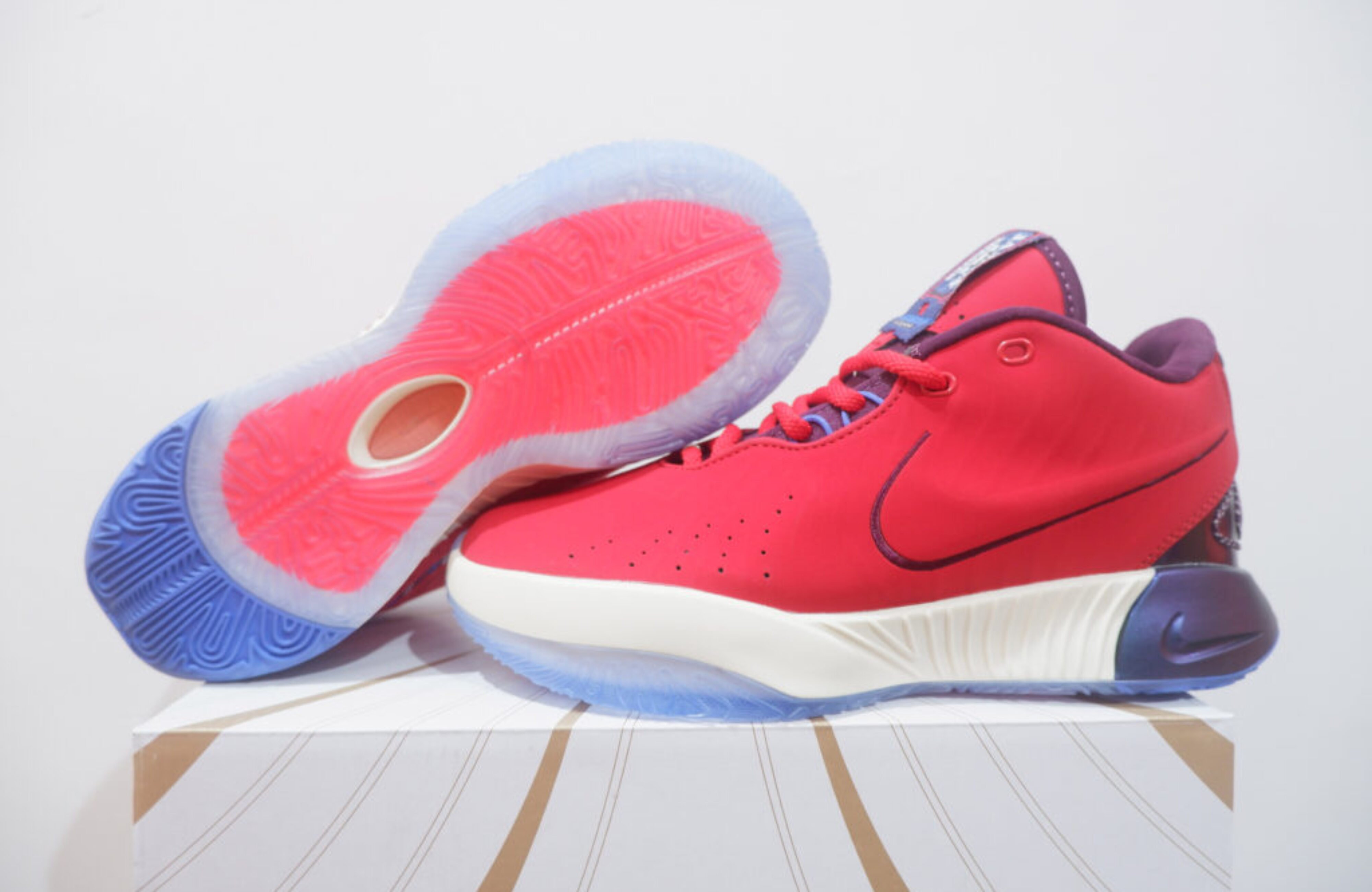NIKE LEBRON 21 LOW JAMES THEATER