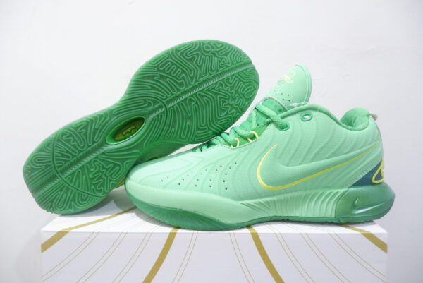 NIKE LEBRON 21 LOW MINT GREEN
