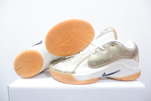 NIKE LEBRON 22 LOW KING OF THE COURT