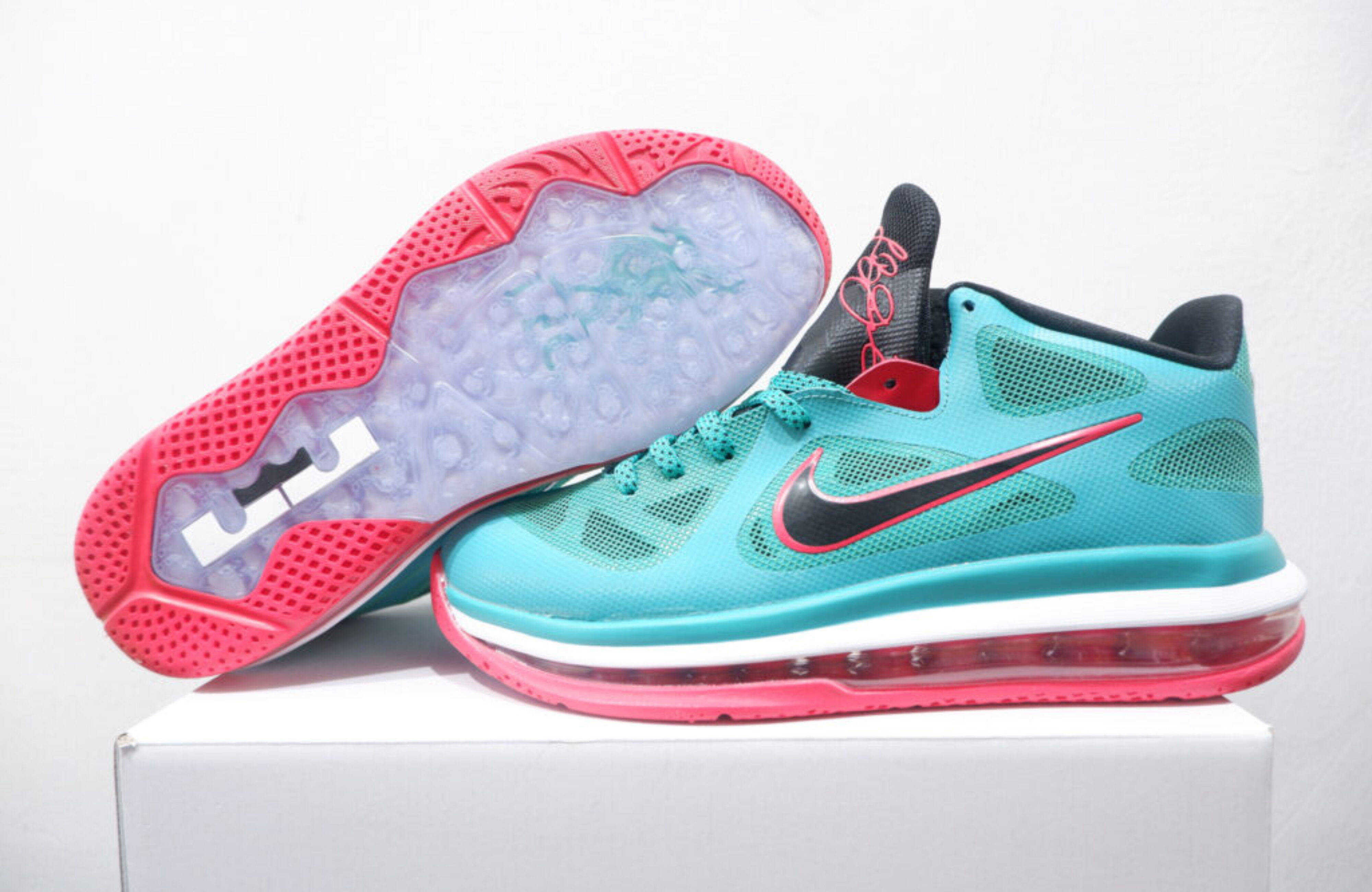 NIKE LEBRON 9 LOW REVERSE LIVERPOOL