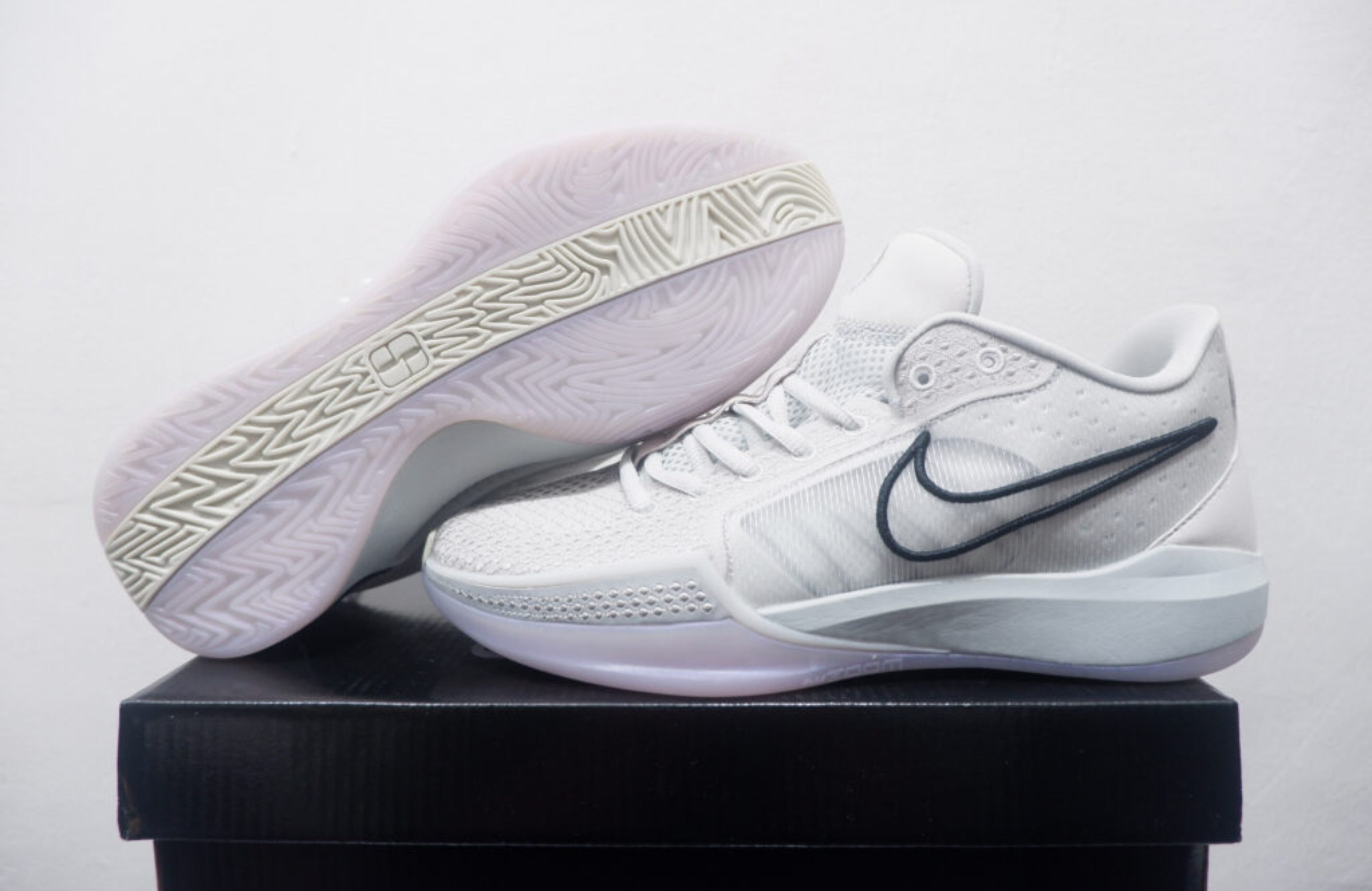 NIKE SABRINA 1 LOW IONIC