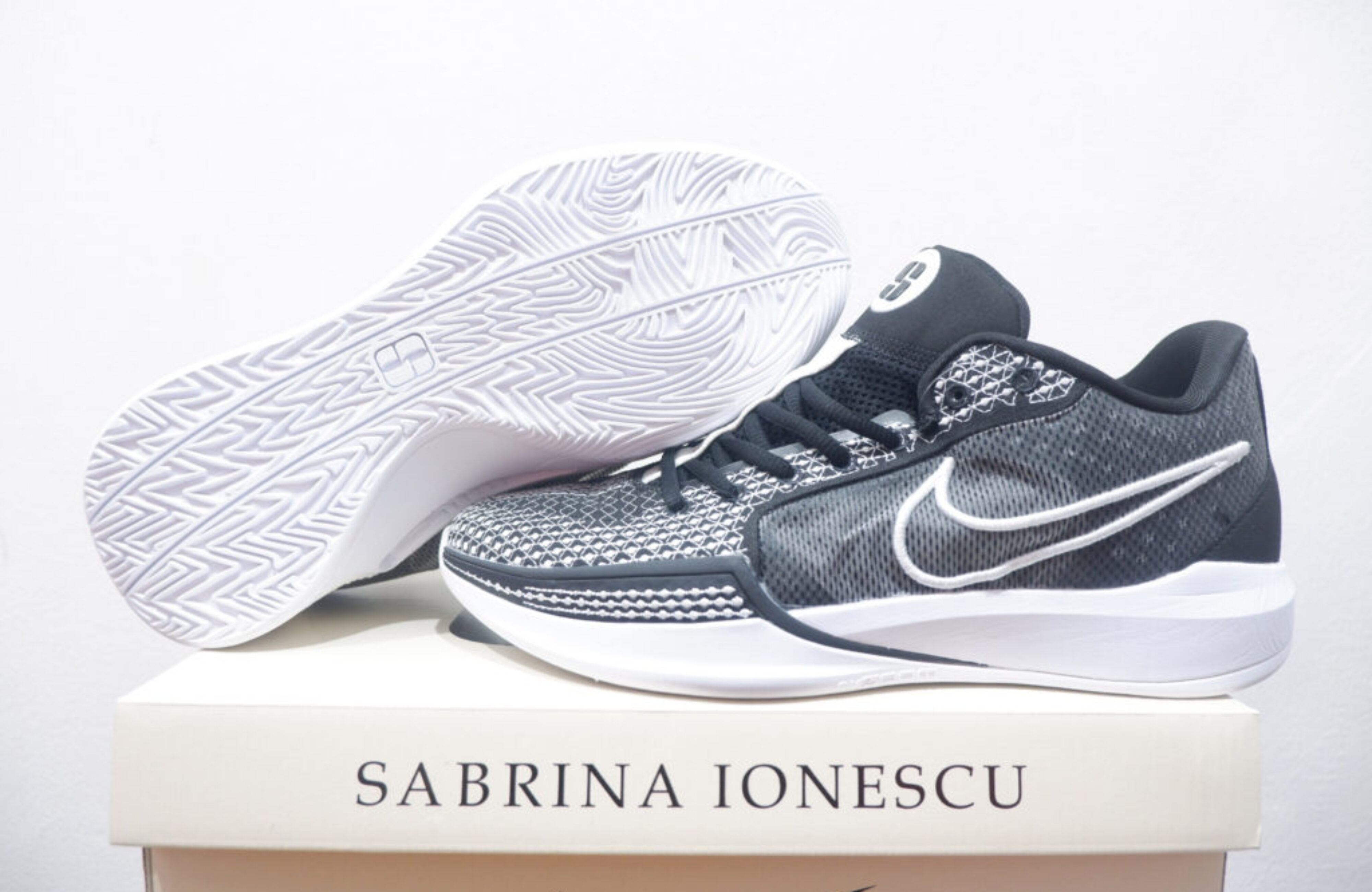 NIKE SABRINA 1 LOW TB BLACK SIZE 36-39