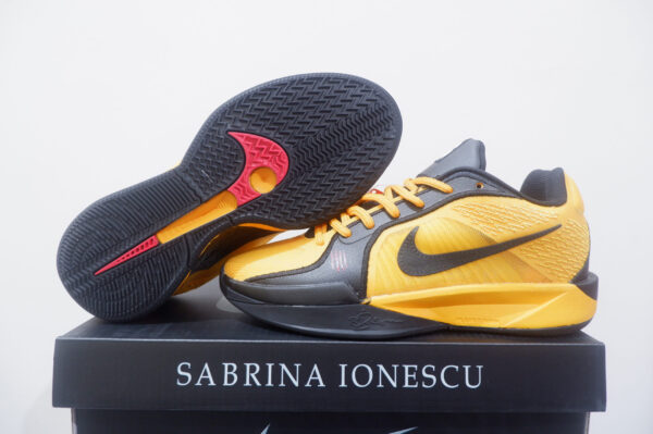 KIDS NIKE SABRINA 2 LOW BRUCE LEE
