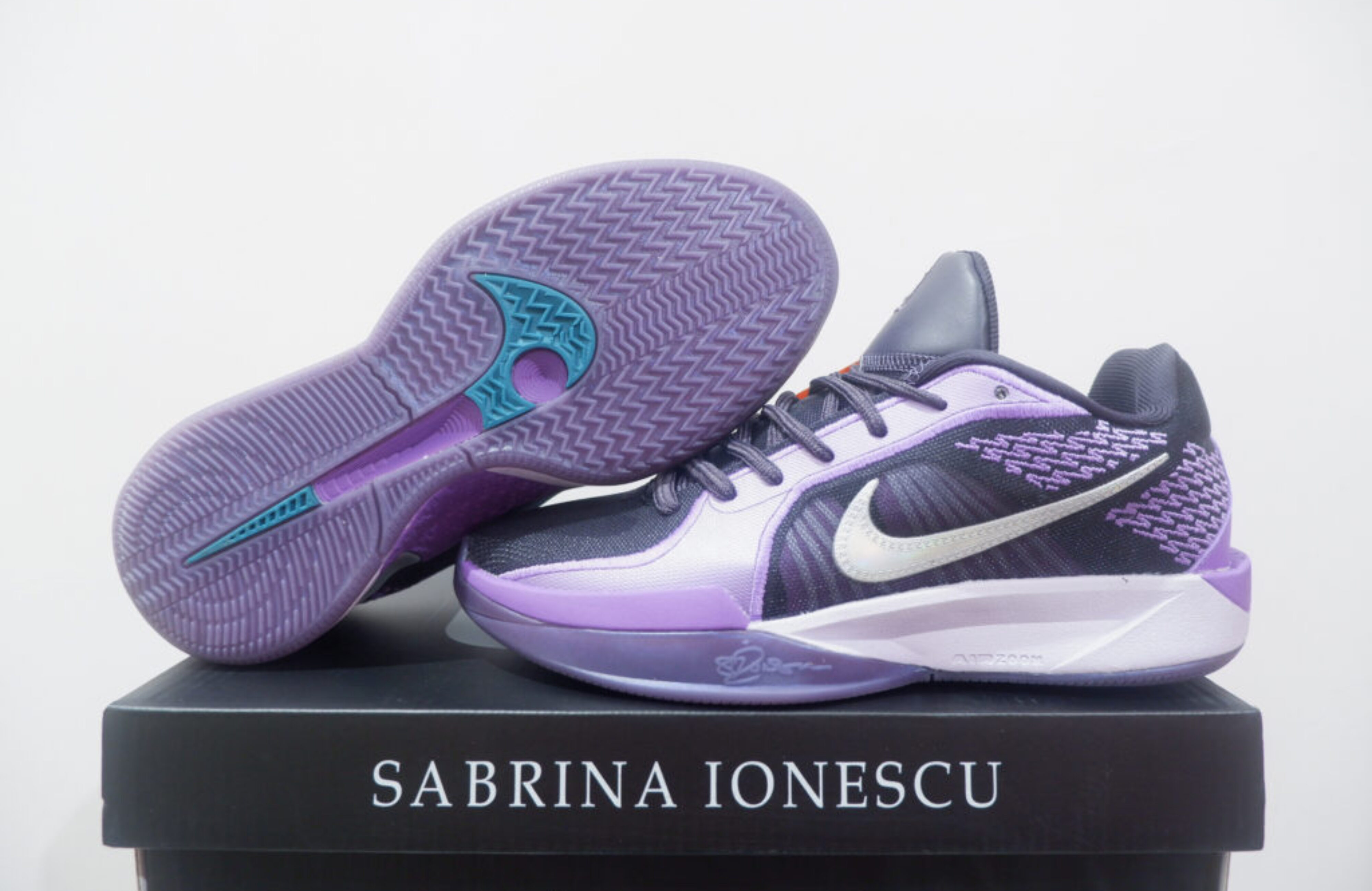 NIKE SABRINA 2 LOW COURT VISION SIZE 36-39