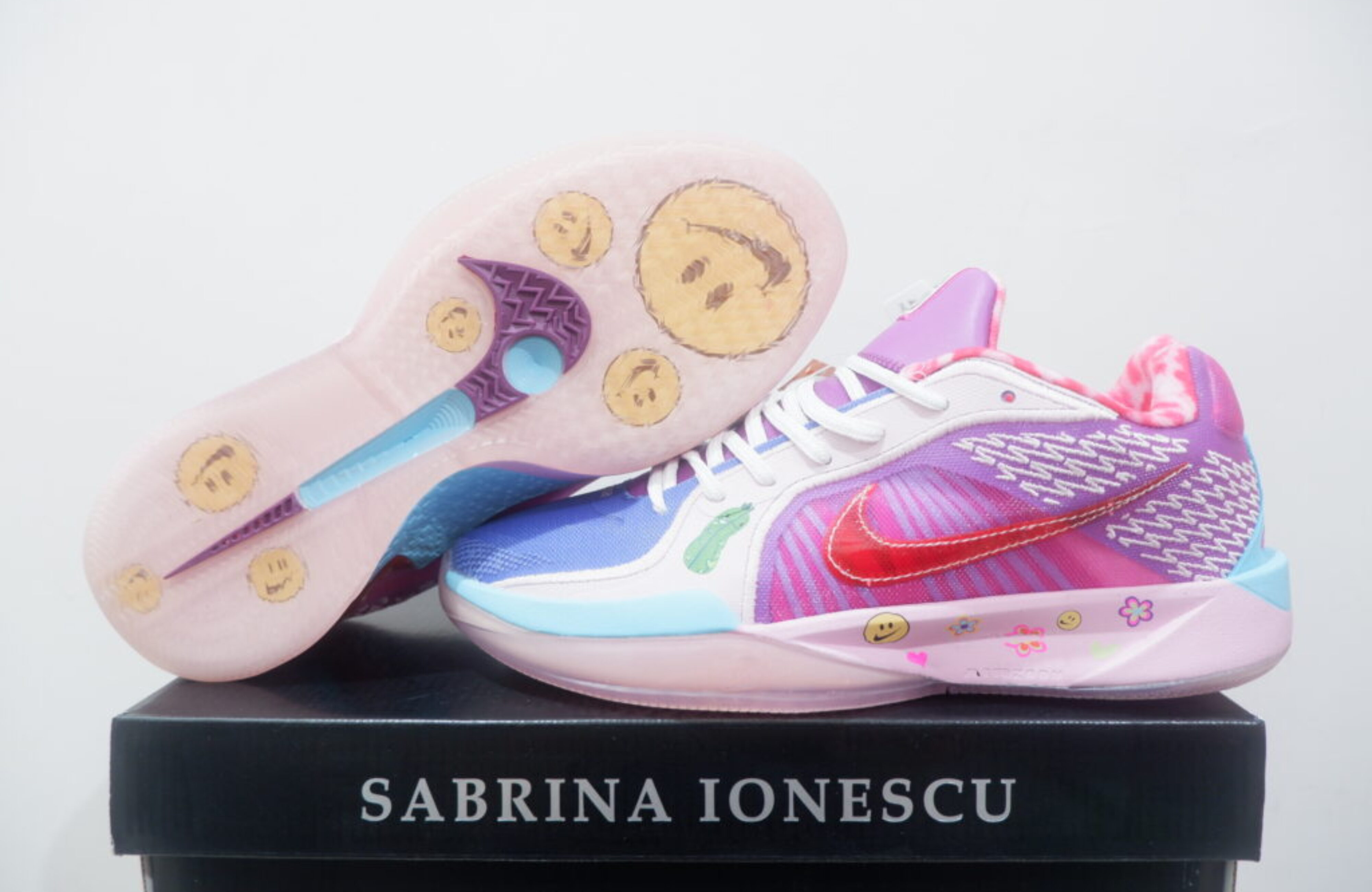 NIKE SABRINA 2 LOW DOERNBECHER