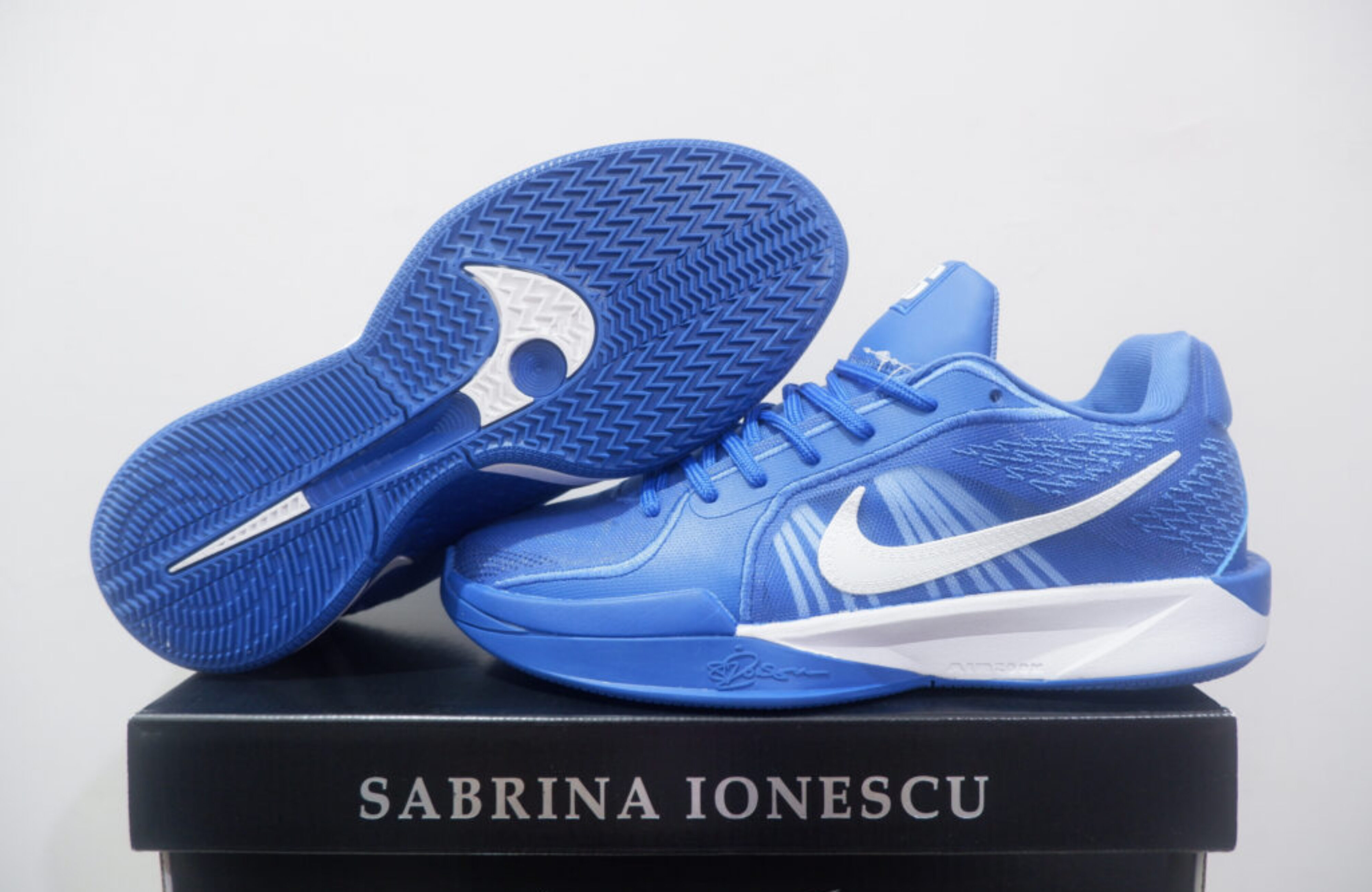 NIKE SABRINA 2 LOW GAME ROYAL