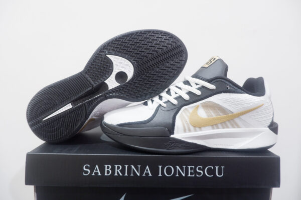 KIDS NIKE SABRINA 2 LOW GOLD QUEST