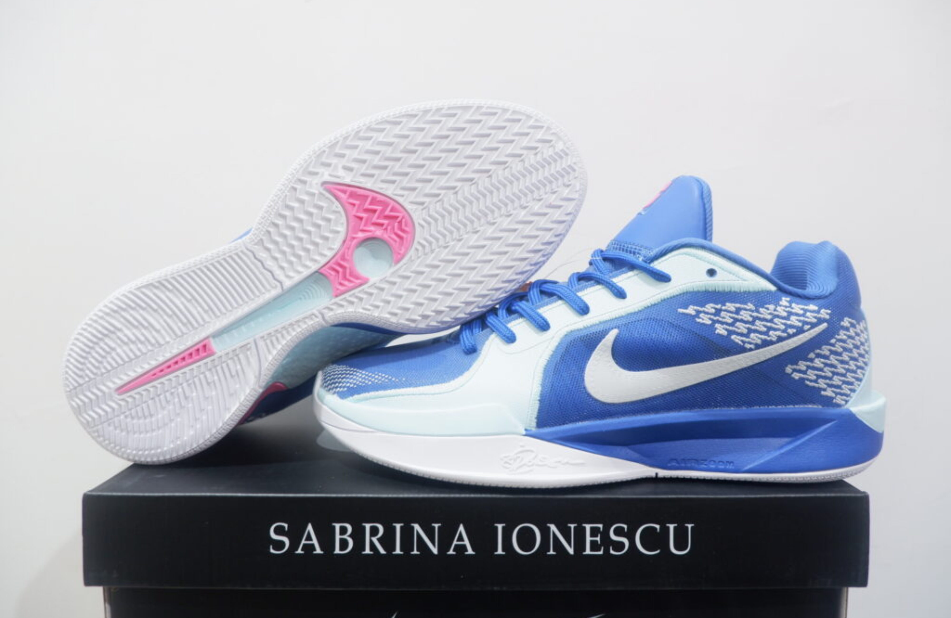 NIKE SABRINA 2 LOW ICE BLUE