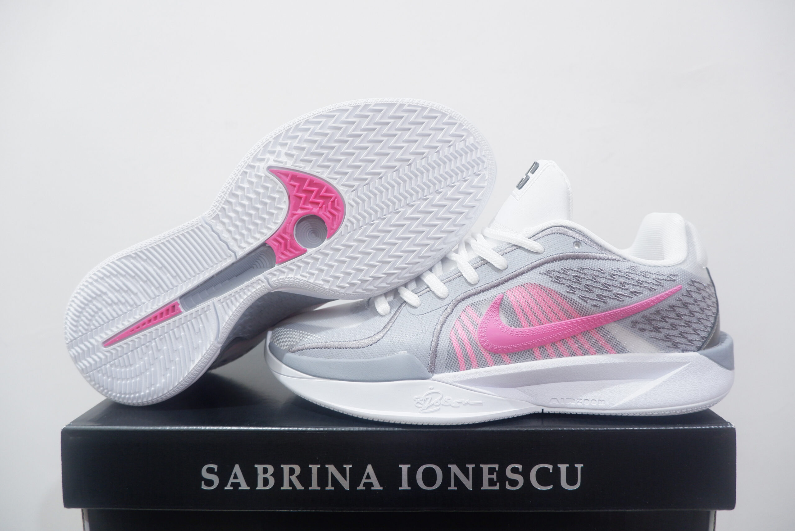 NIKE SABRINA 2 LOW LILY SIZE 36-39