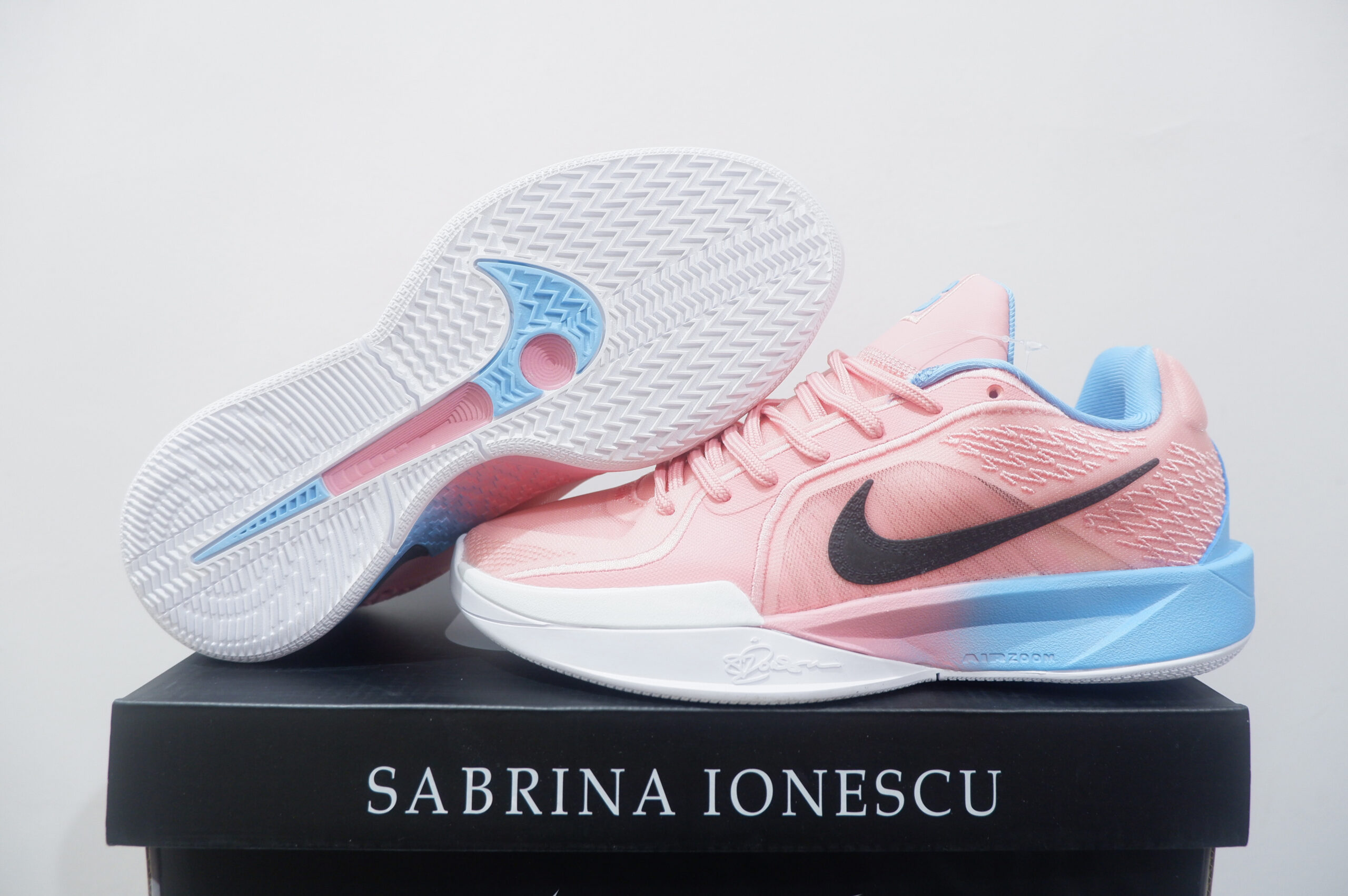 NIKE SABRINA 2 LOW PEACH GUM SIZE 36-39