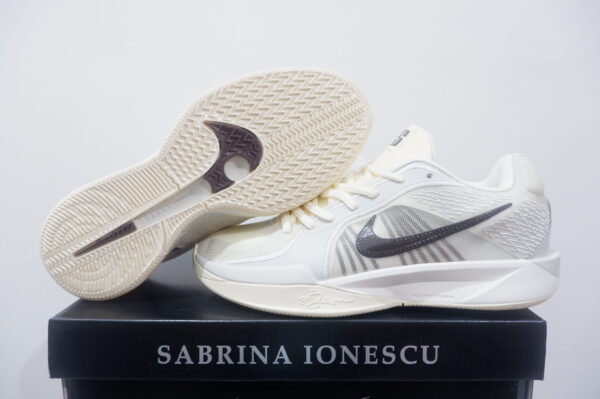 NIKE SABRINA 2 LOW RELENTLESS