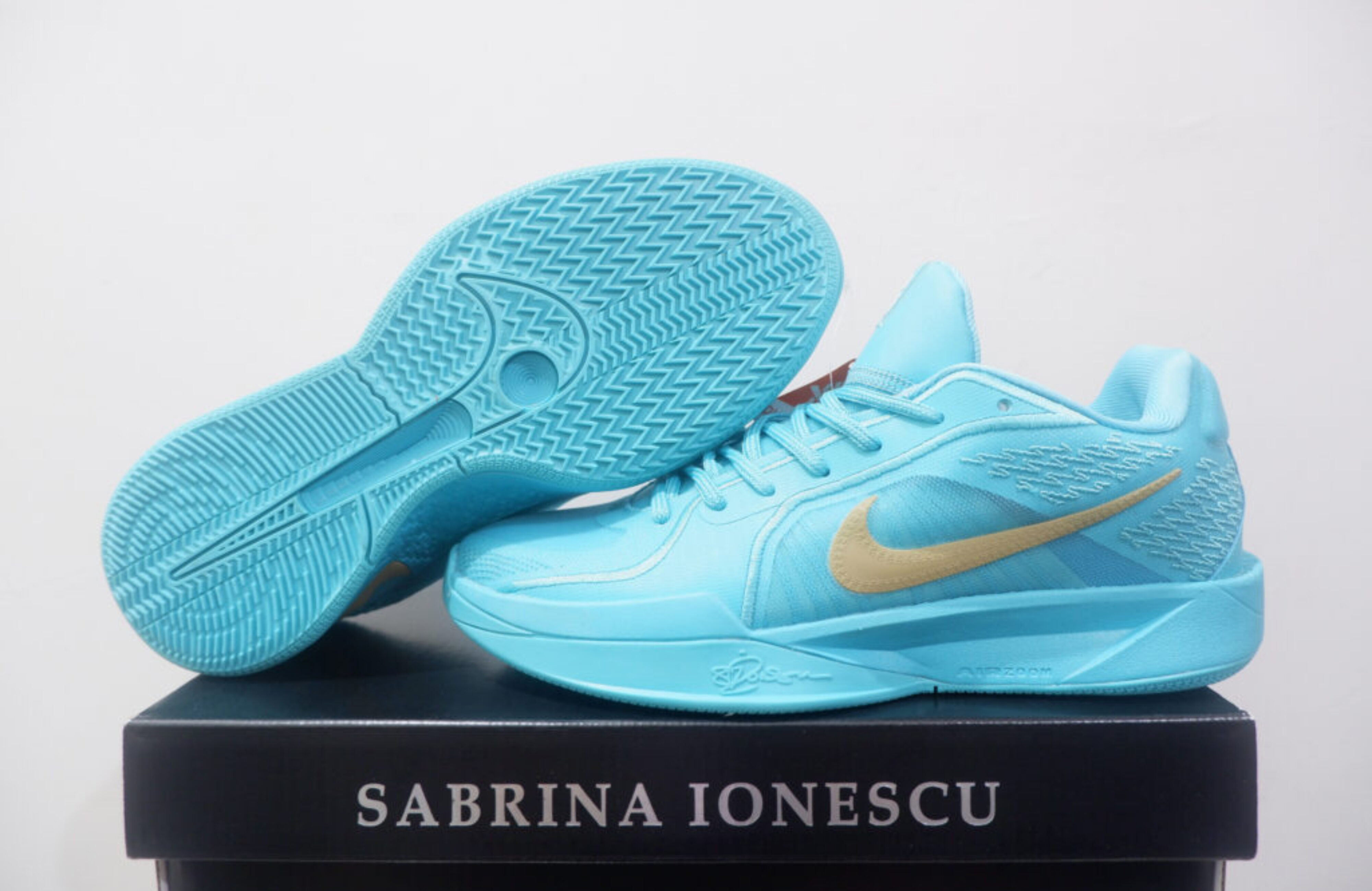 NIKE SABRINA 2 LOW SLAM 30TH ANNIVERSARY