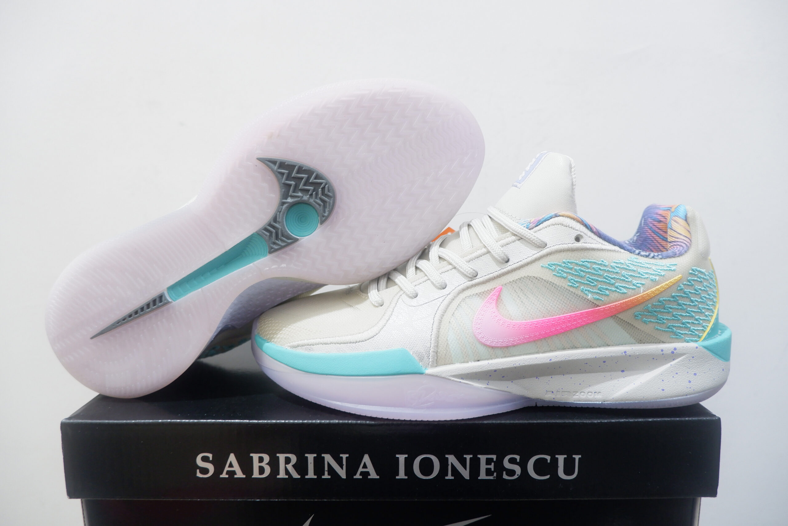 NIKE SABRINA 2 LOW TITAN MAKE SPACE SIZE 36-39
