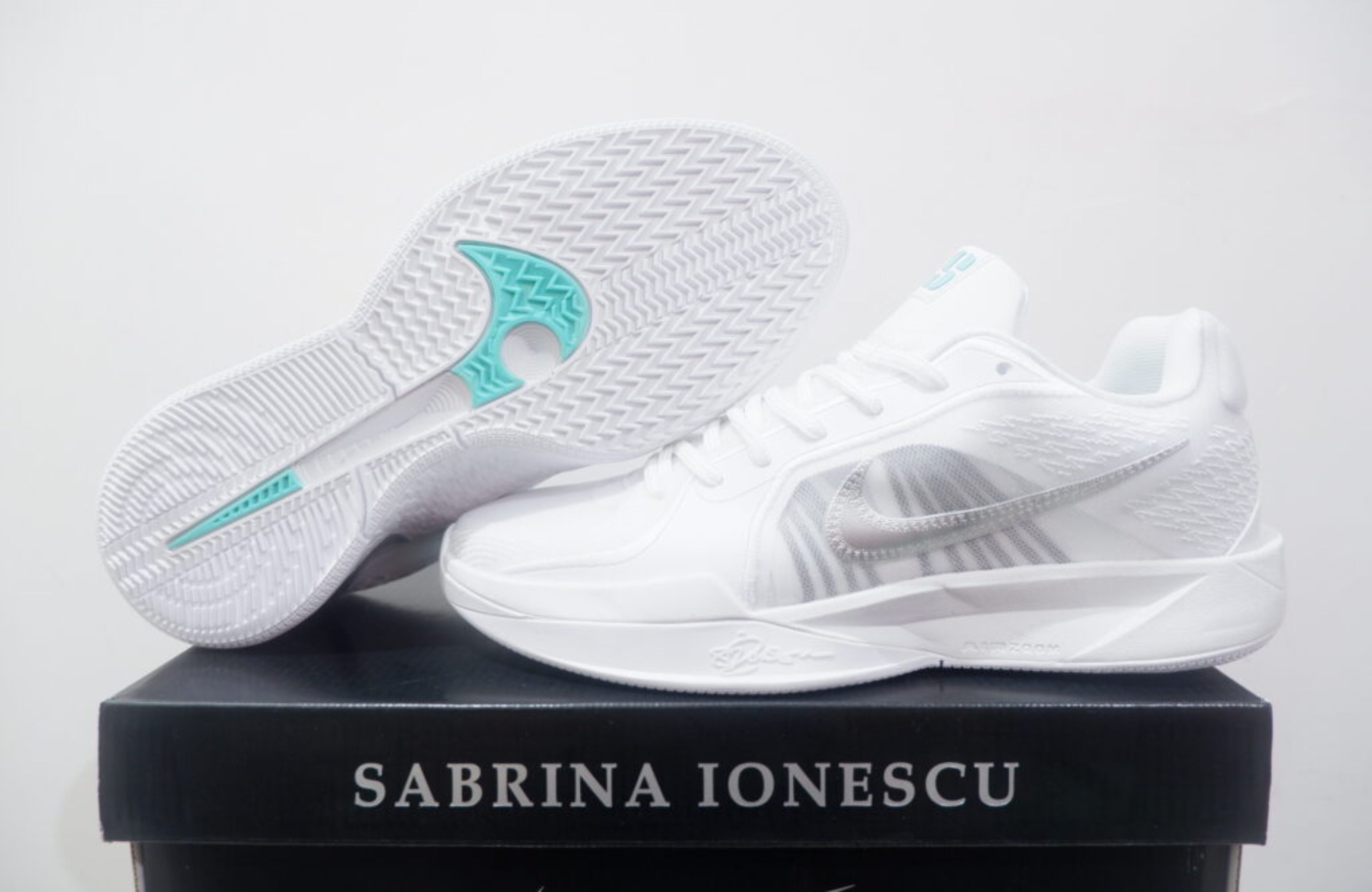 NIKE SABRINA 2 LOW WHITE NOISE
