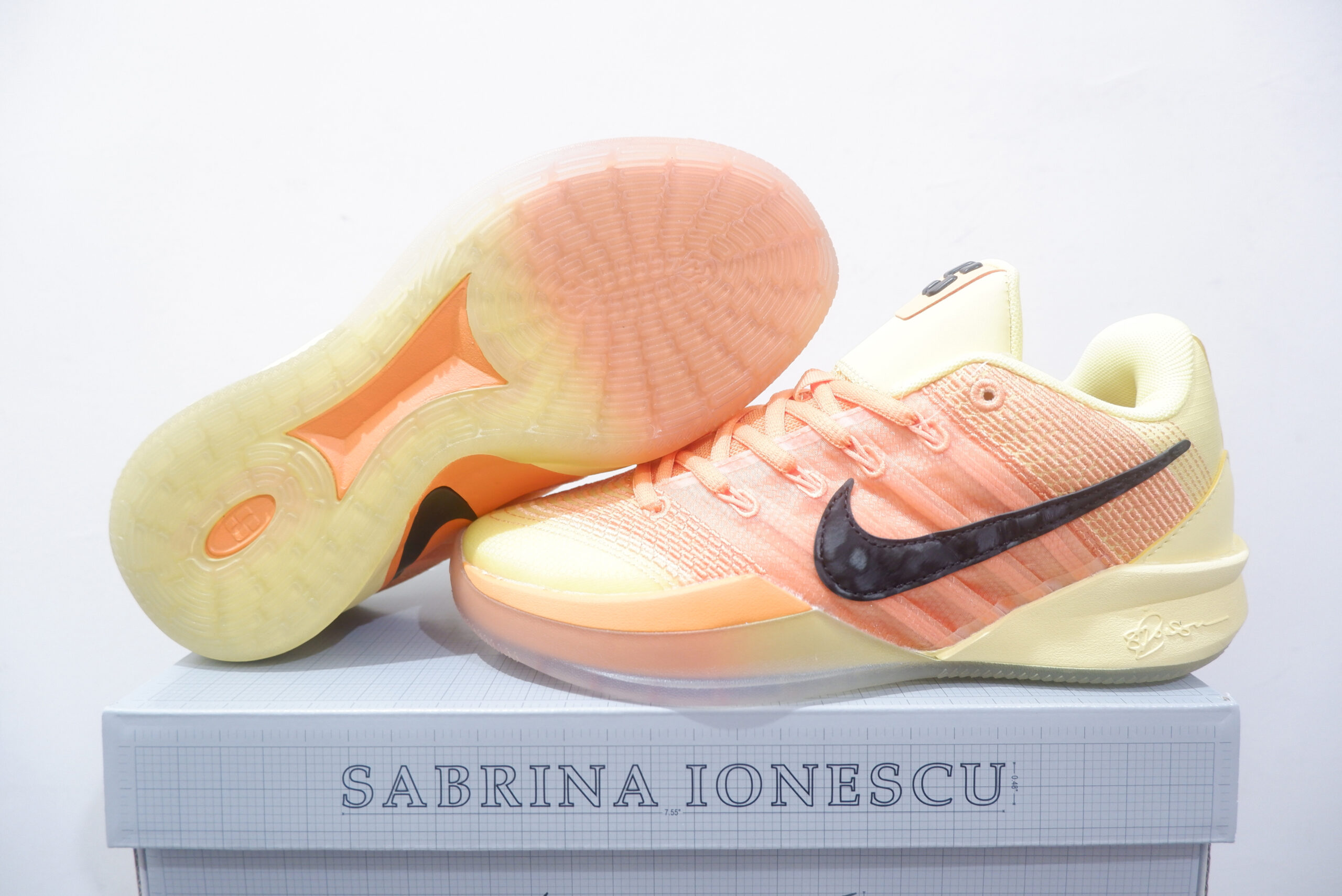 NIKE SABRINA 3 LOW ALLSTAR SIZE 36-39