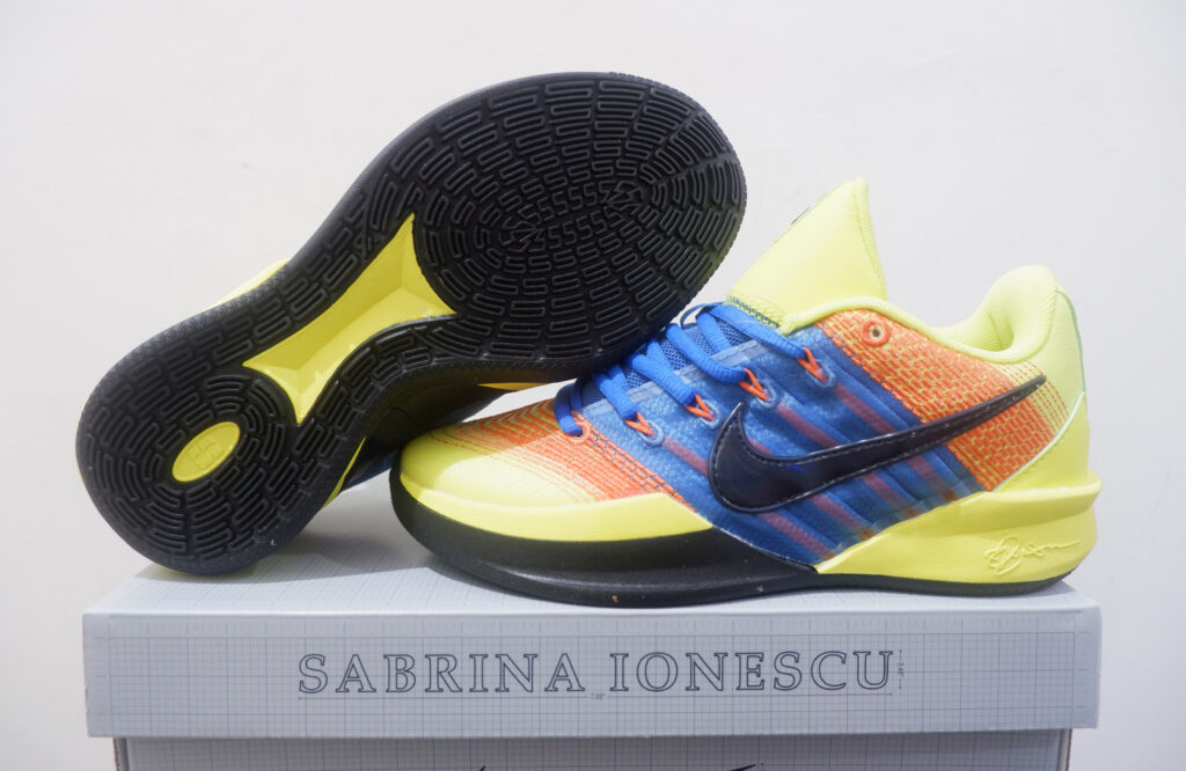 NIKE SABRINA 3 LOW PE TYRES STOKES SIZE 36-39
