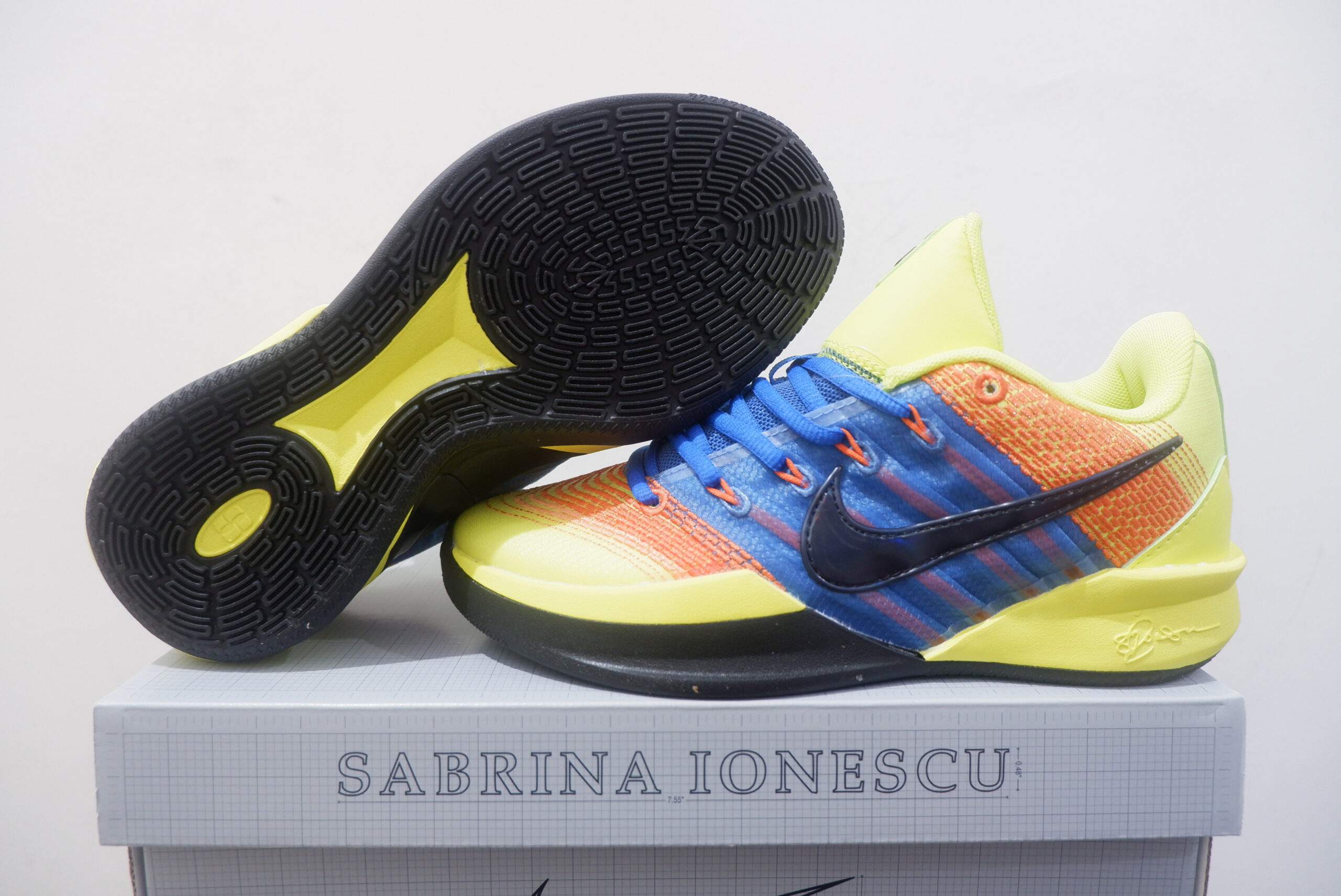 NIKE SABRINA 3 LOW PE TYRES STOKES SIZE 36-39