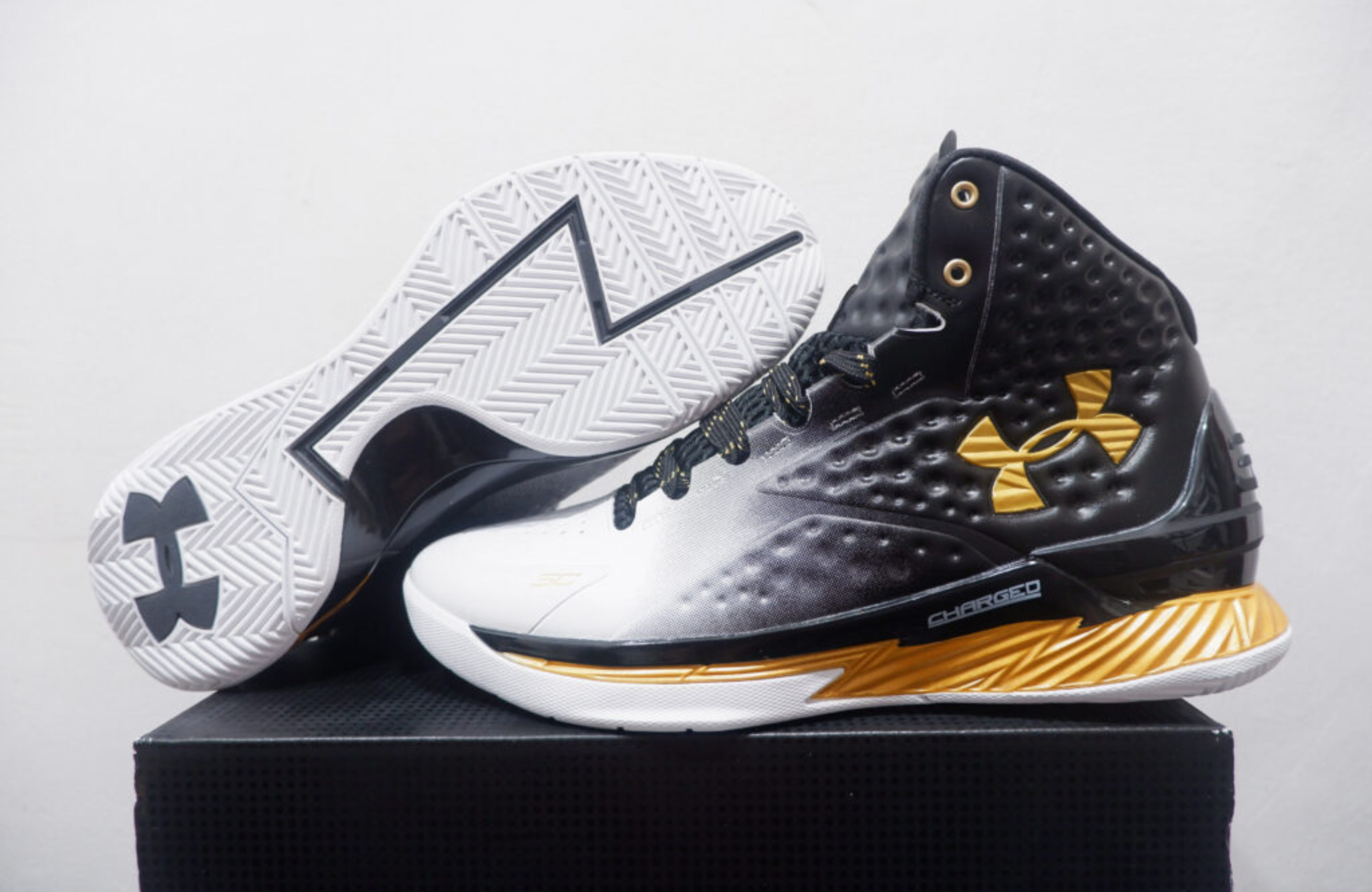 UA CURRY 1 HIGH RETRO MVP
