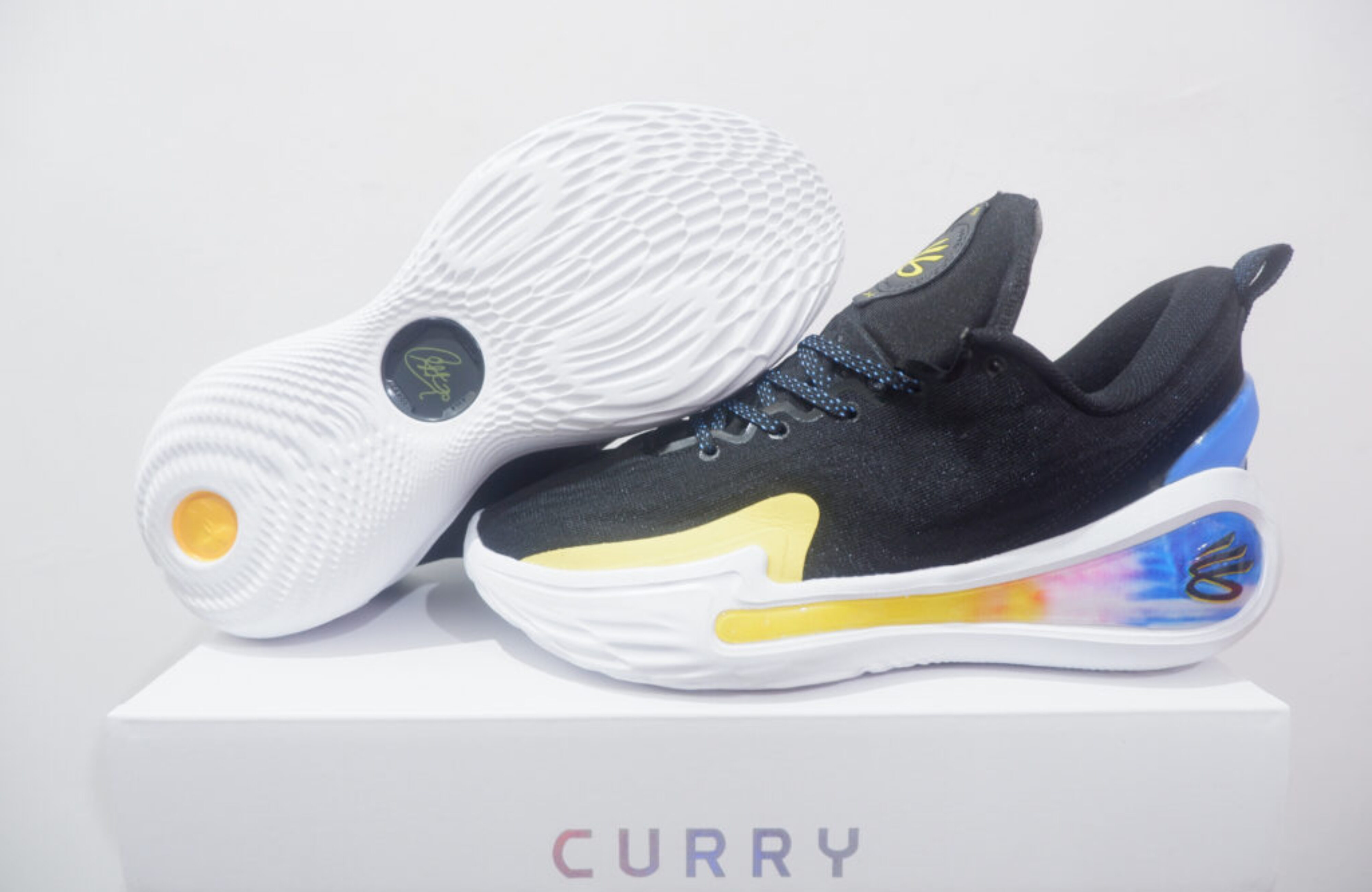 UA CURRY FLOW 12 LOW DUBNATION