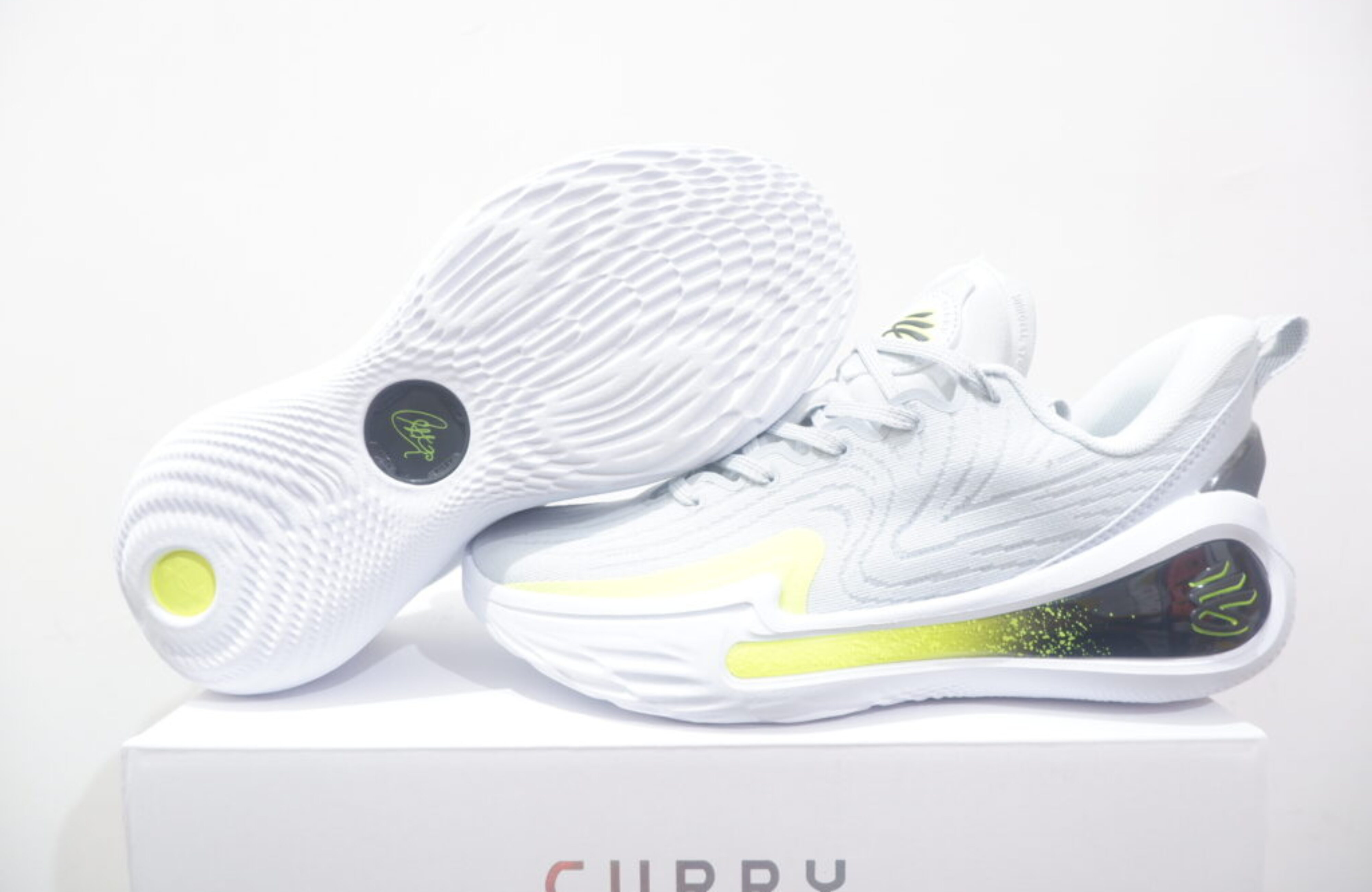 UA CURRY FLOW 12 LOW GRAVITY