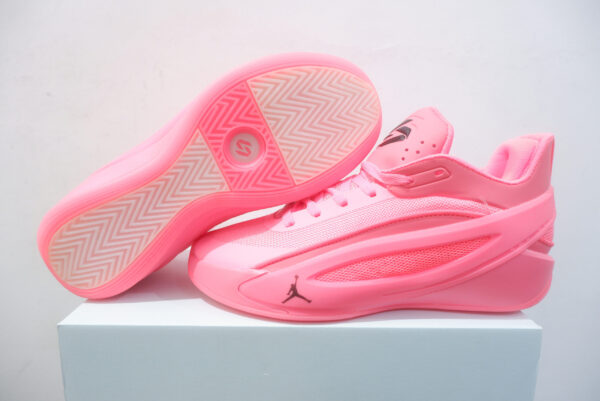 AIRJORDAN LUKA 5 LOW FLASH CRIMSON AIRJORDAN LUKA 5 LOW FLASH CRIMSON