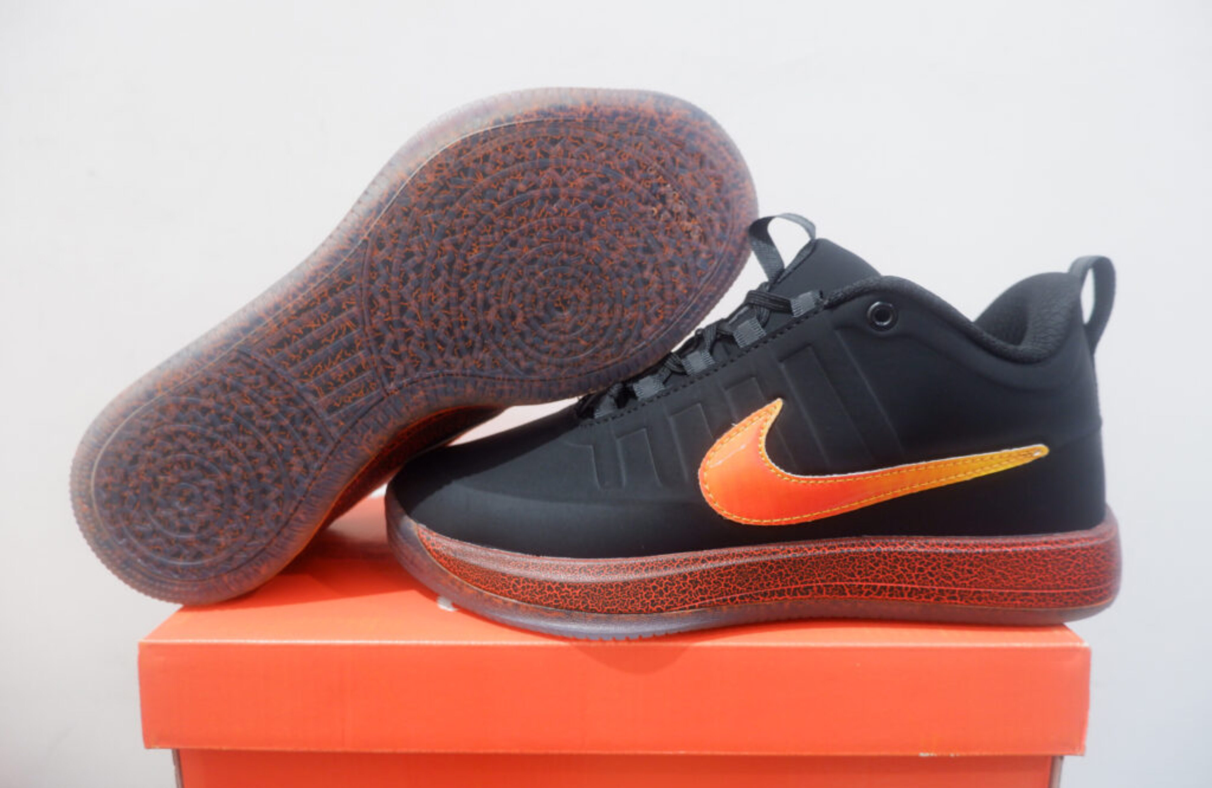 NIKE BOOK 2 LOW RISING SIZE 36-39