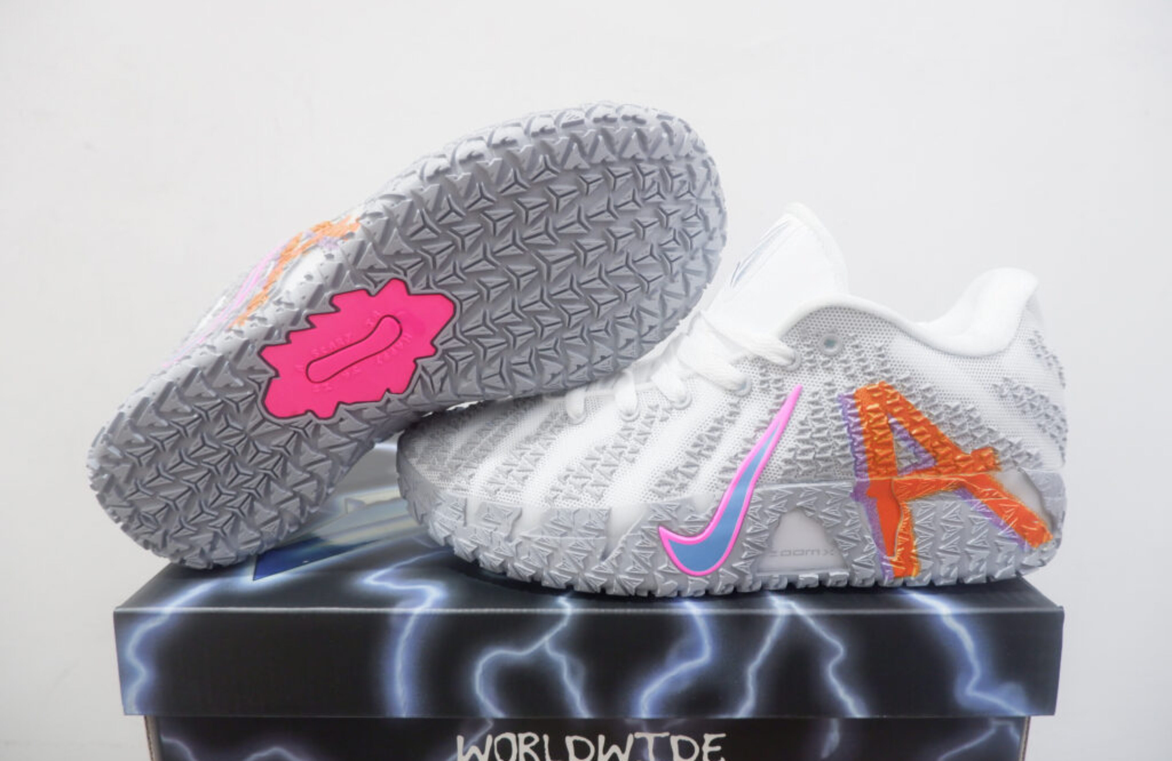 NIKE JA 3 LOW LIGHT SHOW SIZE 36-39